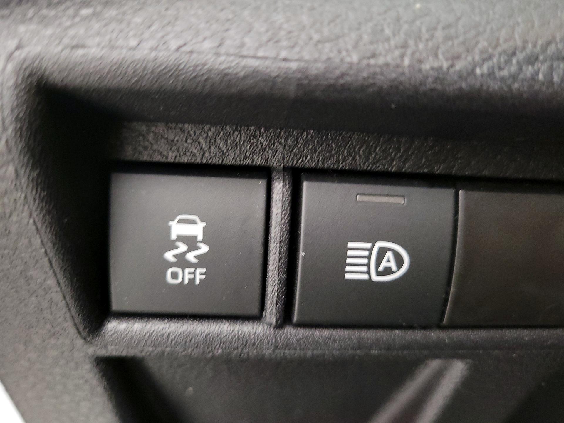 Thumbnail: 2025 Toyota Sienna - 11