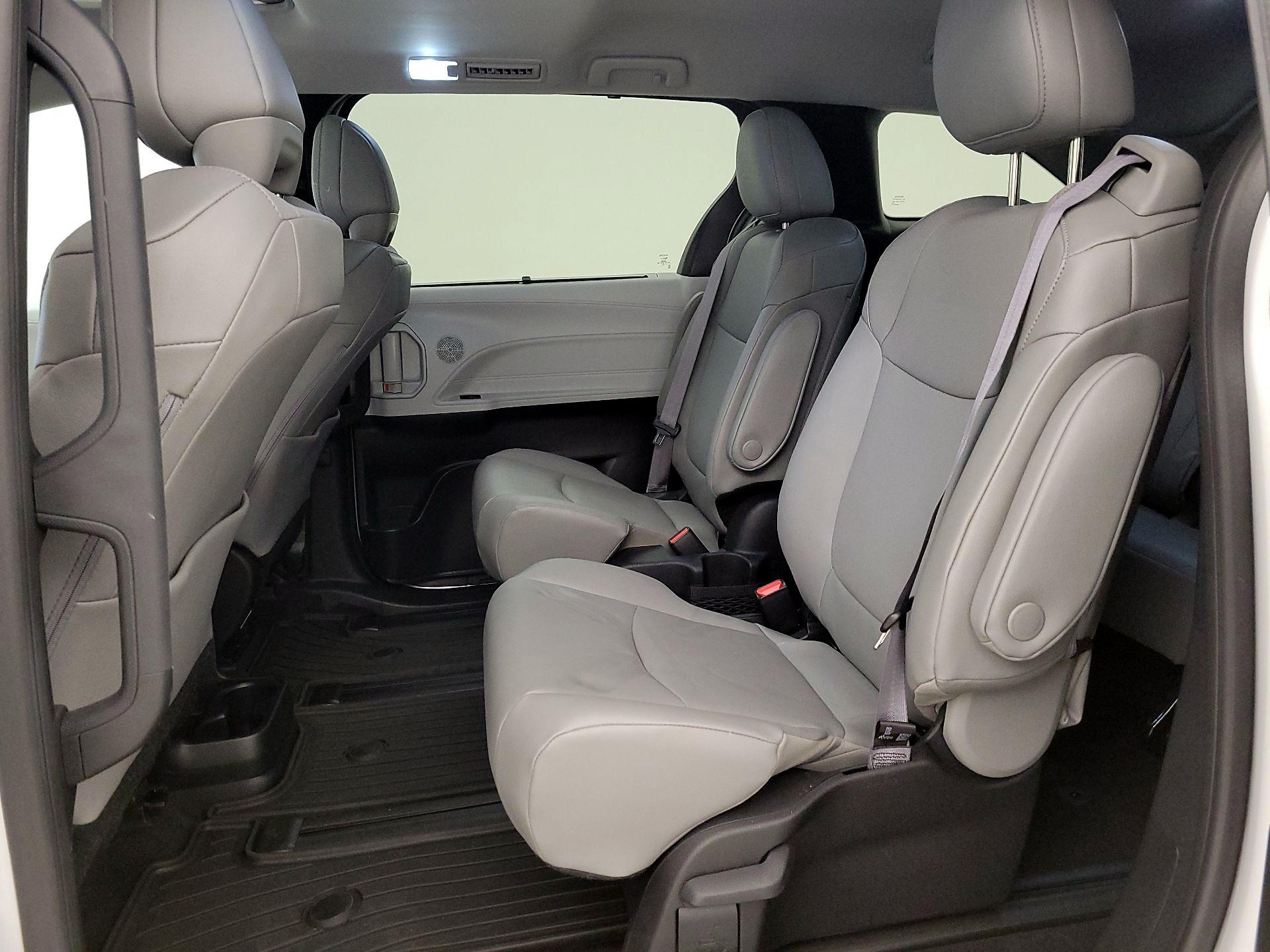 Thumbnail: 2025 Toyota Sienna - 16