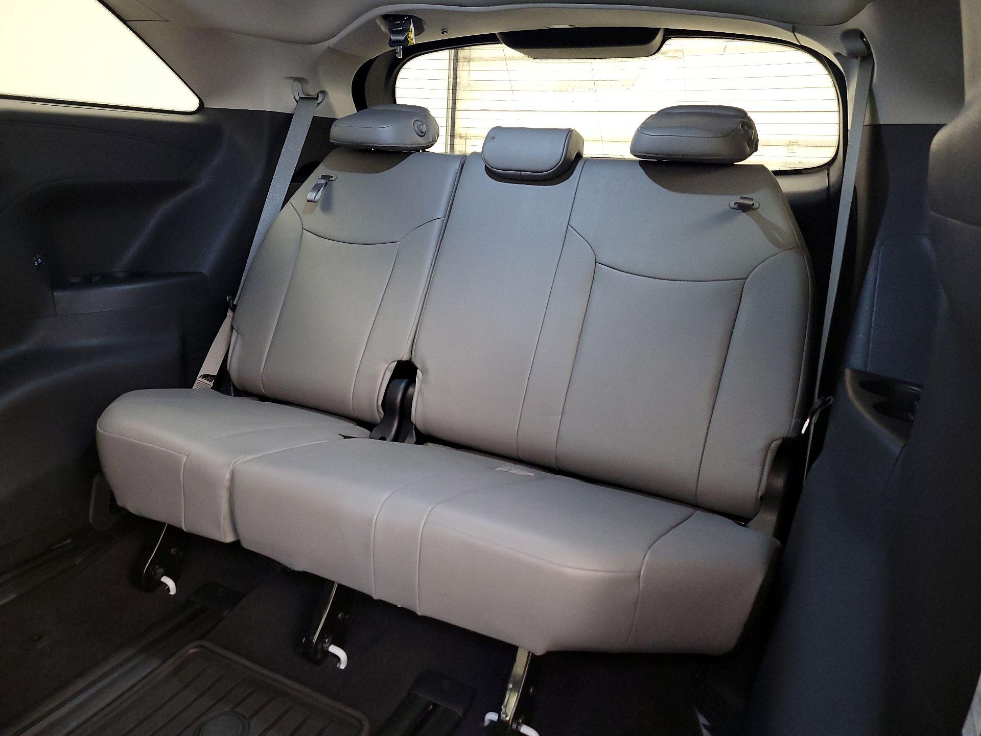 Thumbnail: 2025 Toyota Sienna - 17