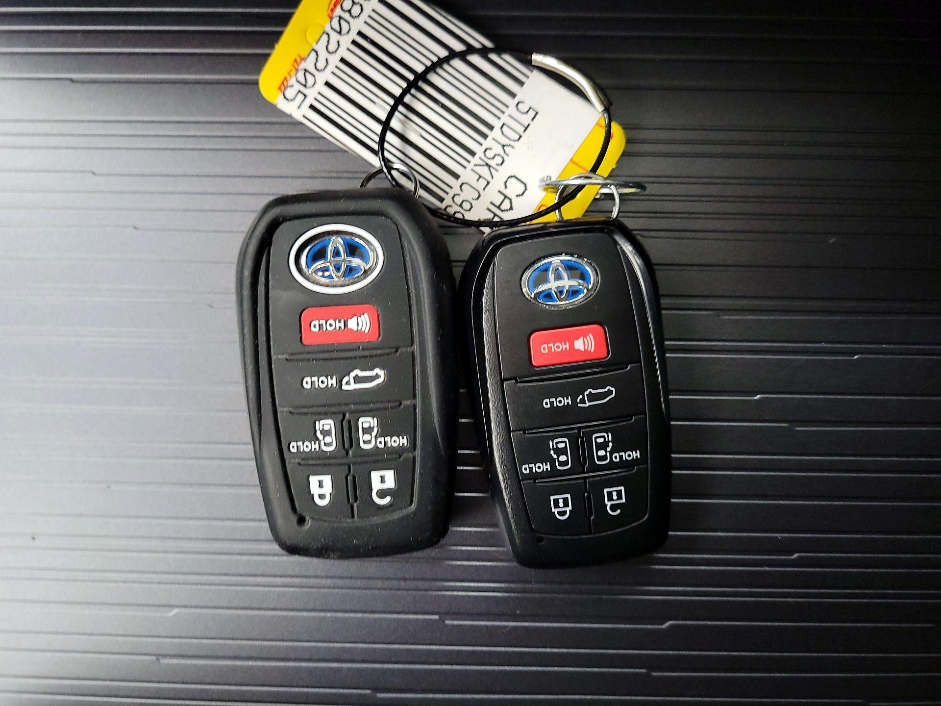 Thumbnail: 2025 Toyota Sienna - 20