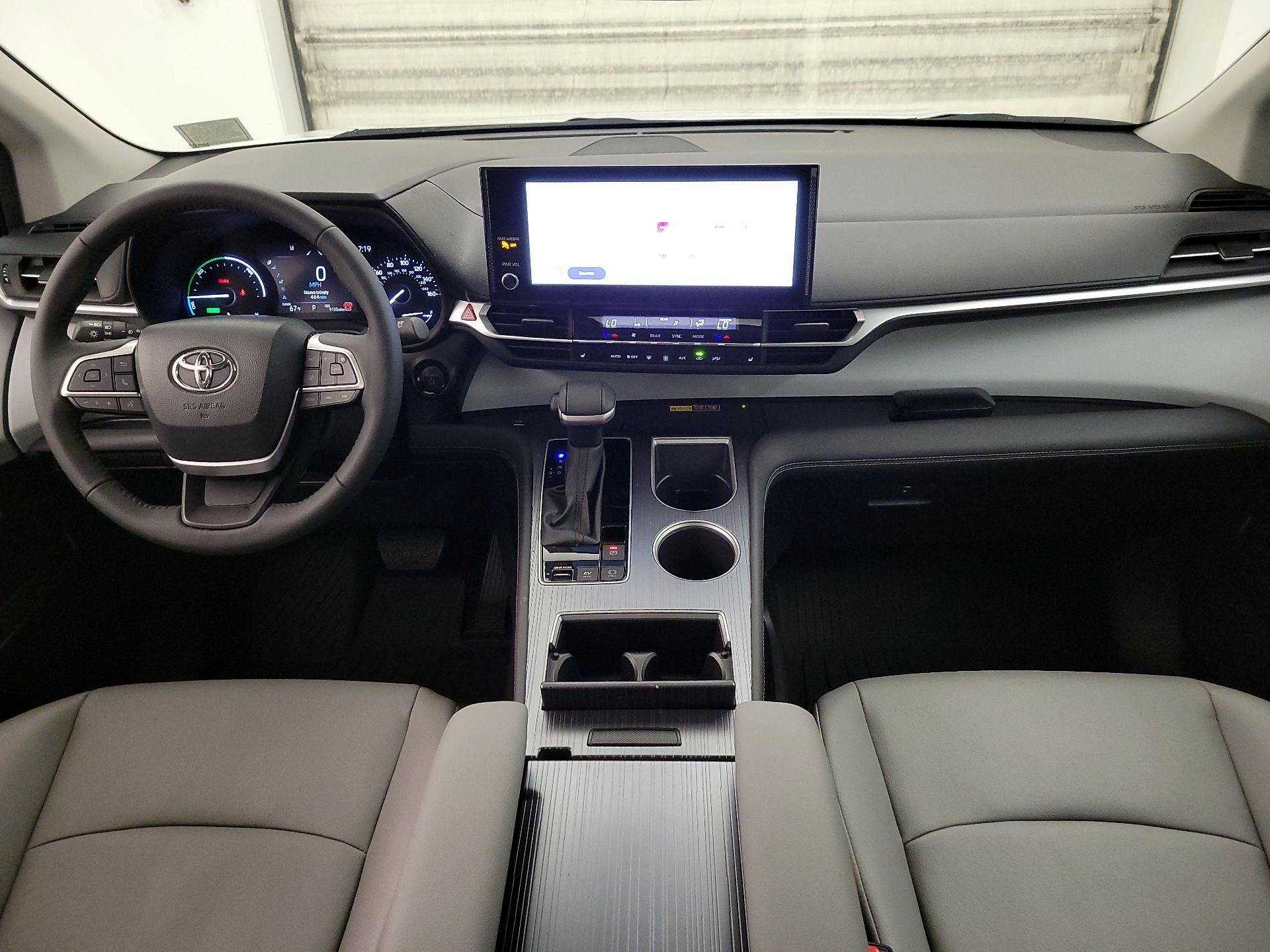 Thumbnail: 2025 Toyota Sienna - 8