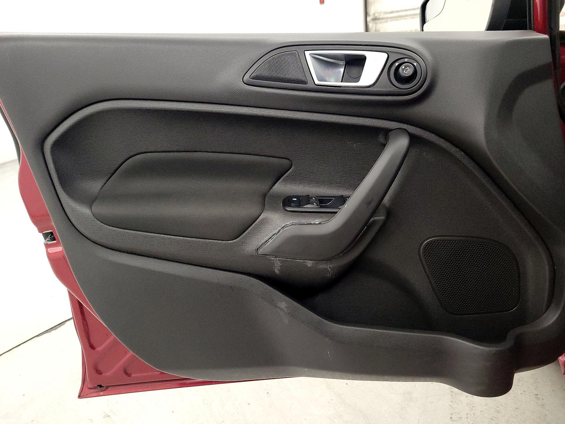 Thumbnail: 2015 Ford Fiesta - 12