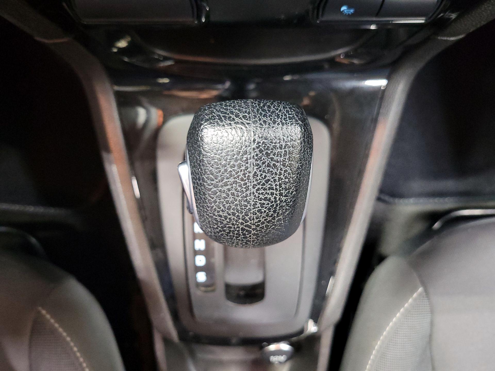 Thumbnail: 2015 Ford Fiesta - 16