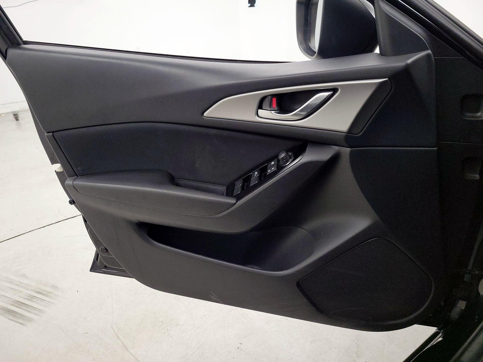 Thumbnail: 2017 Mazda Mazda3 - 12