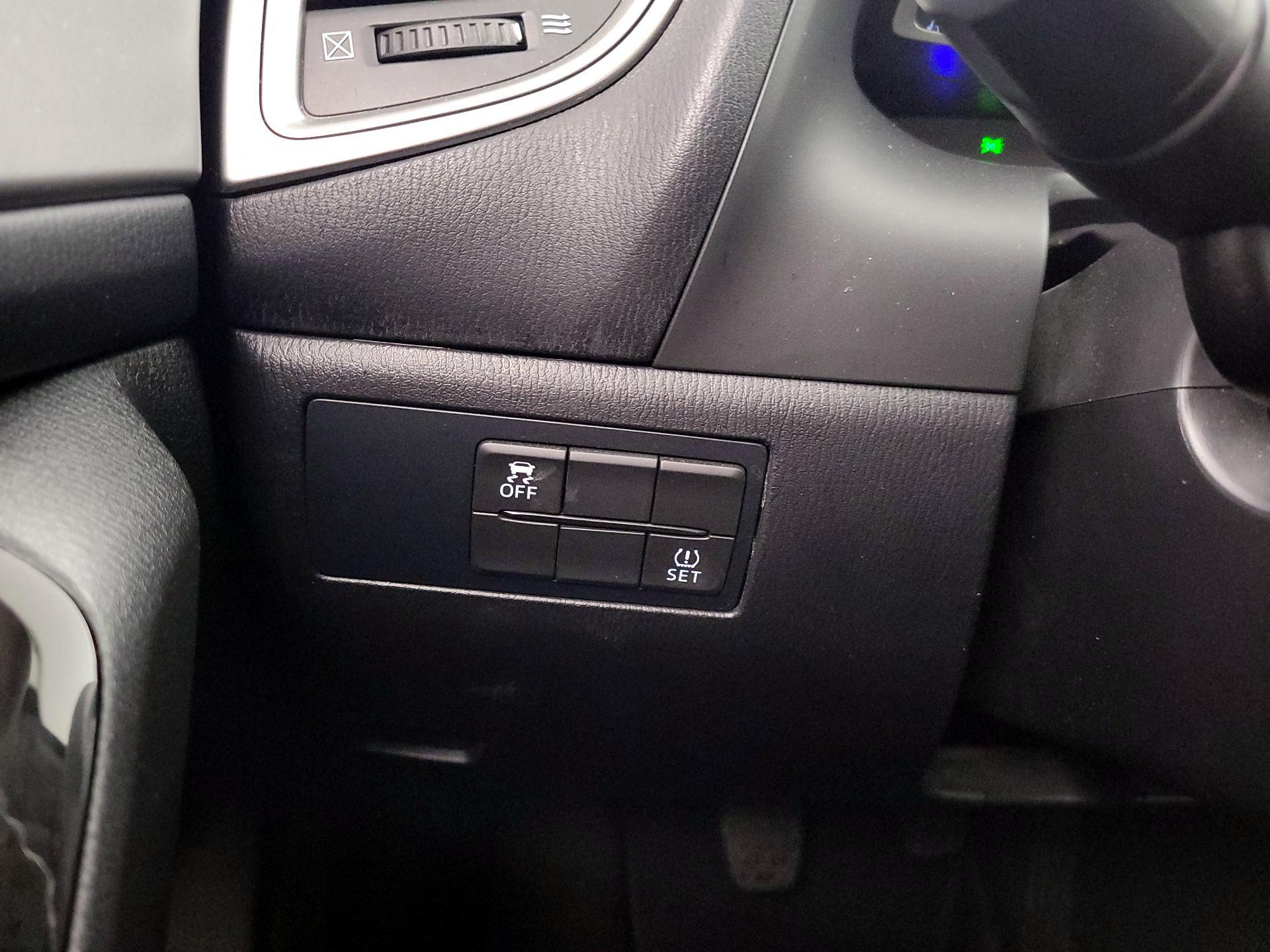 Thumbnail: 2017 Mazda Mazda3 - 13