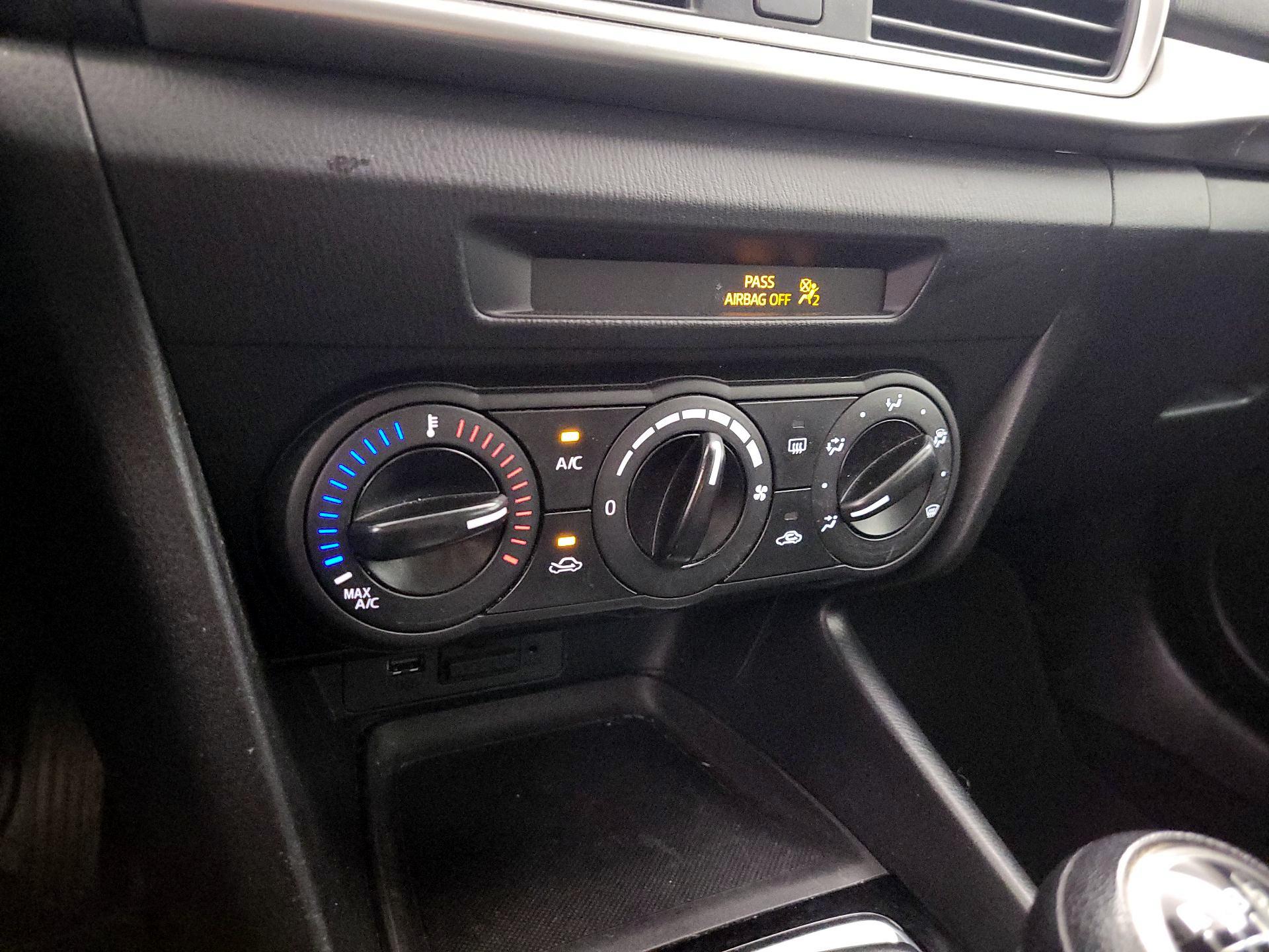 Thumbnail: 2017 Mazda Mazda3 - 16