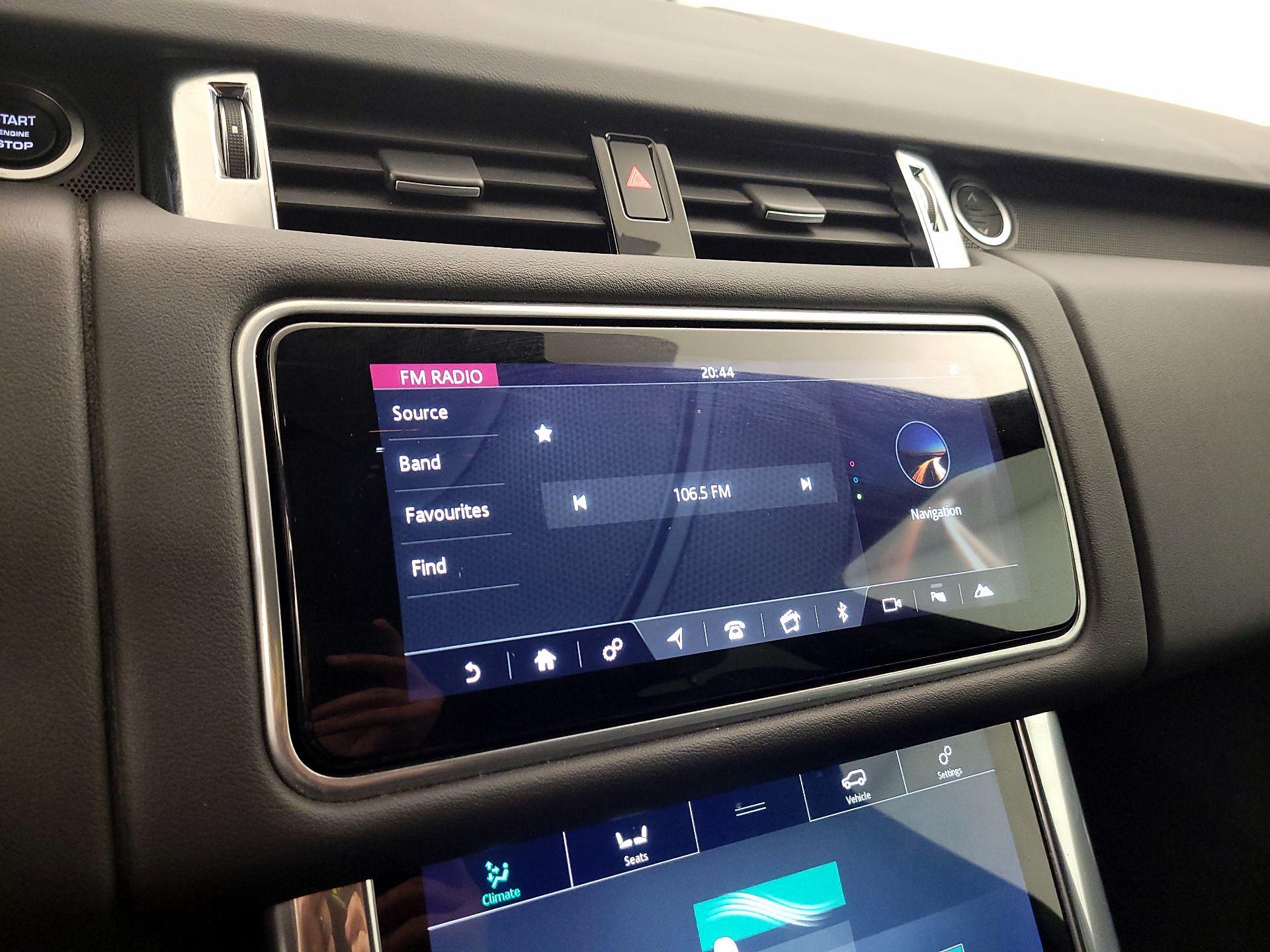 Thumbnail: 2020 Land Rover Range Rover Sport - 15