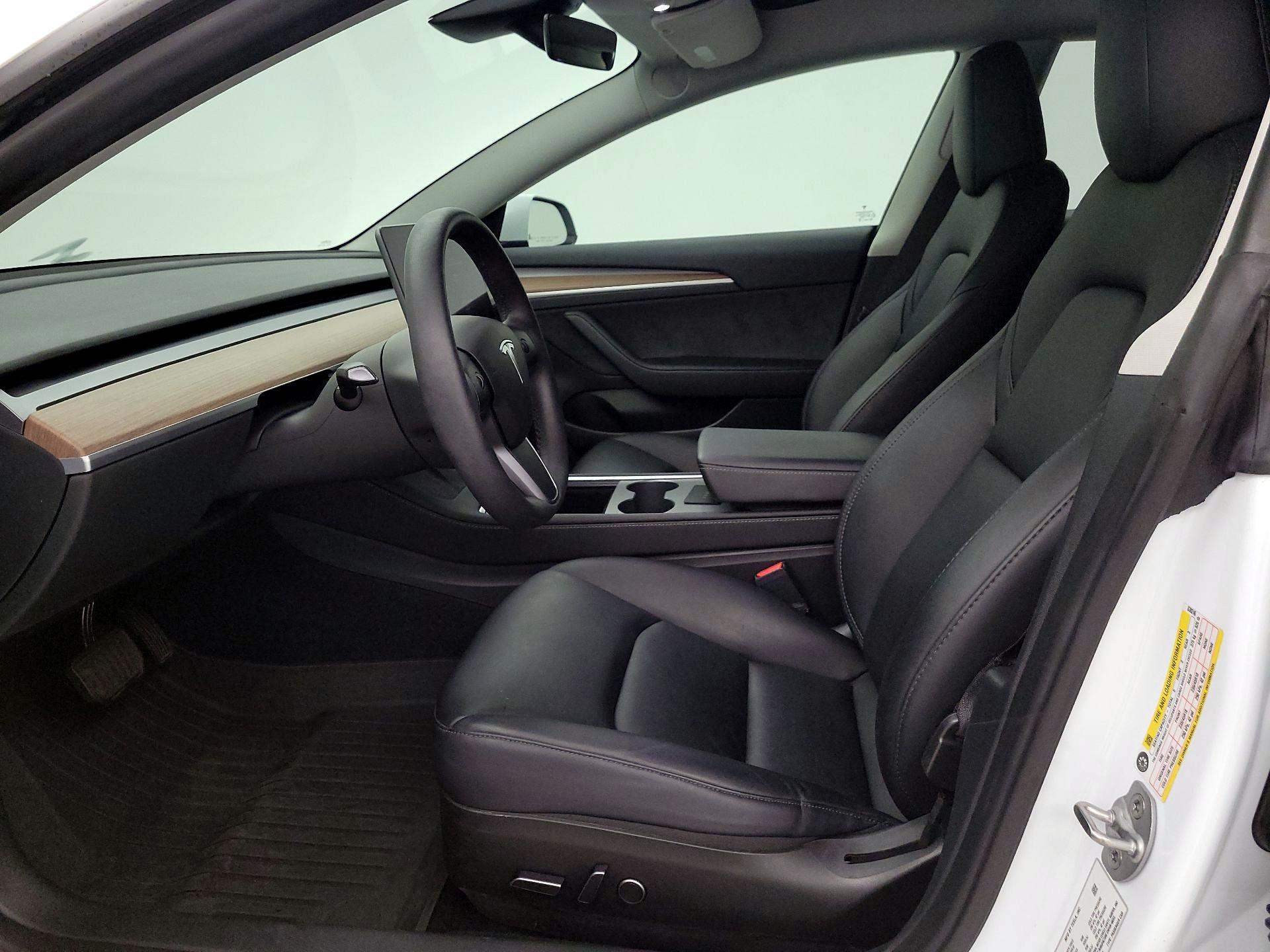 Thumbnail: 2023 Tesla Model 3 - 11