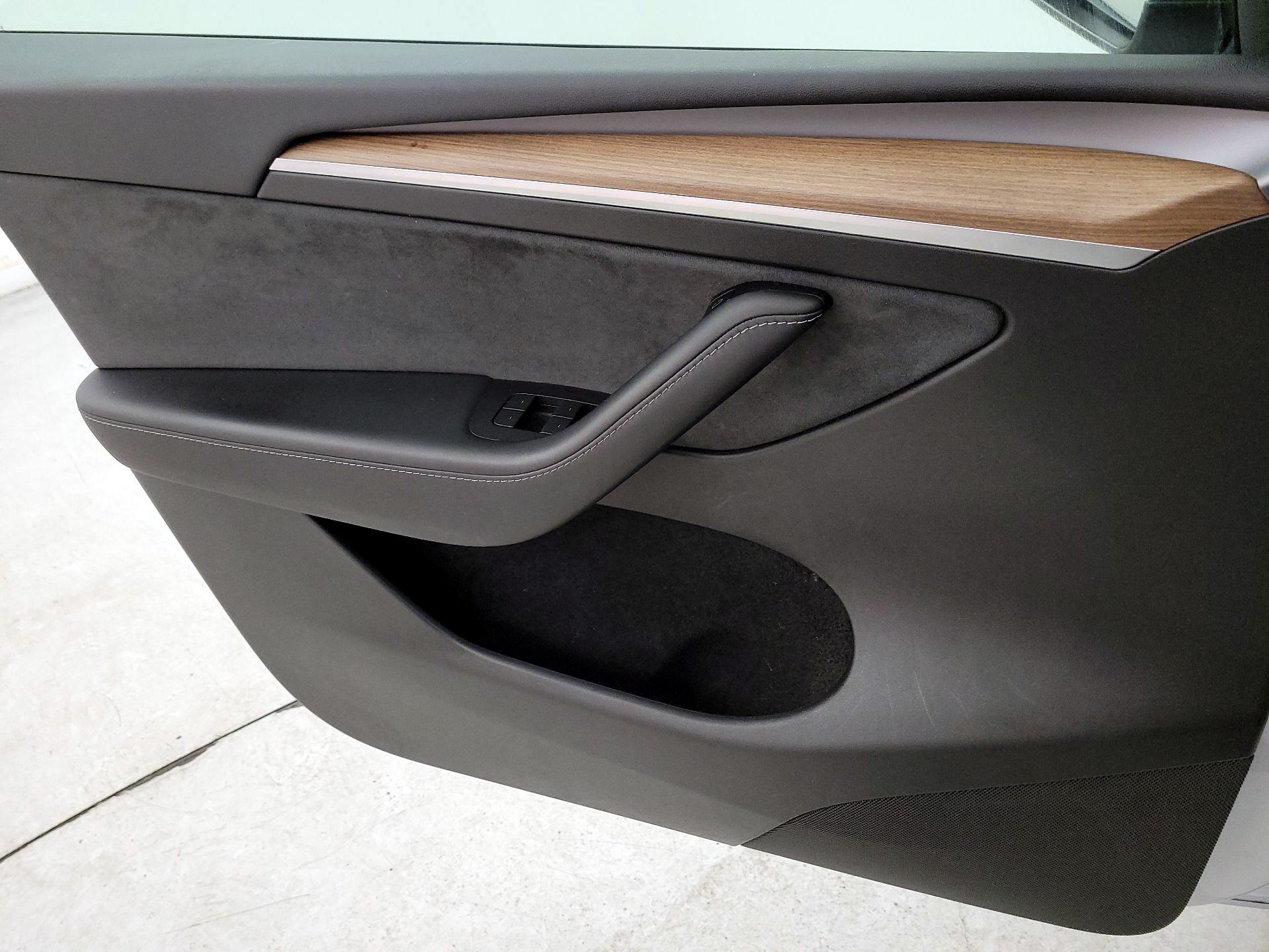 Thumbnail: 2023 Tesla Model Y - 12