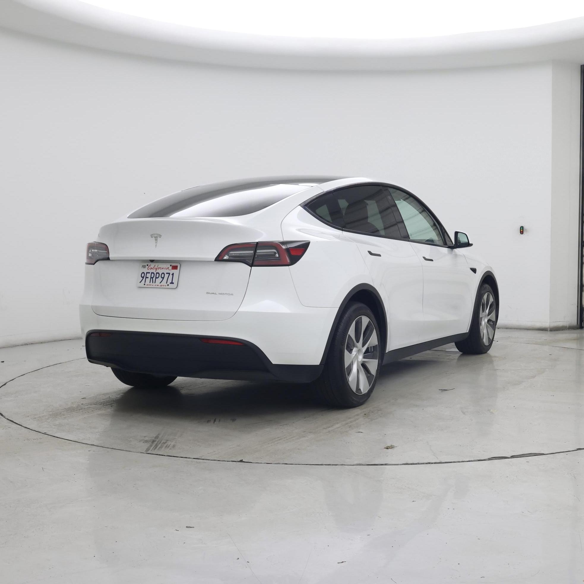 Thumbnail: 2023 Tesla Model Y - 8