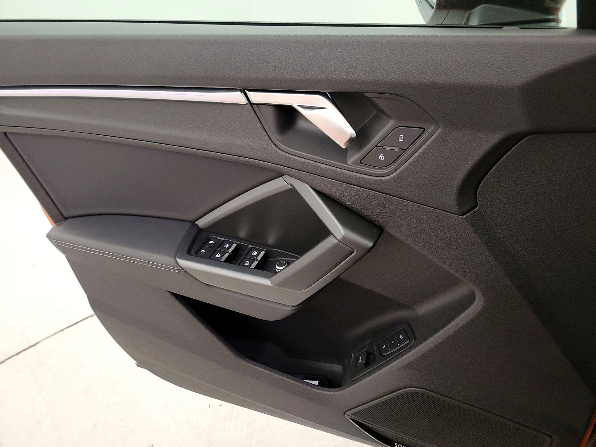 Thumbnail: 2022 Audi Q3 - 12