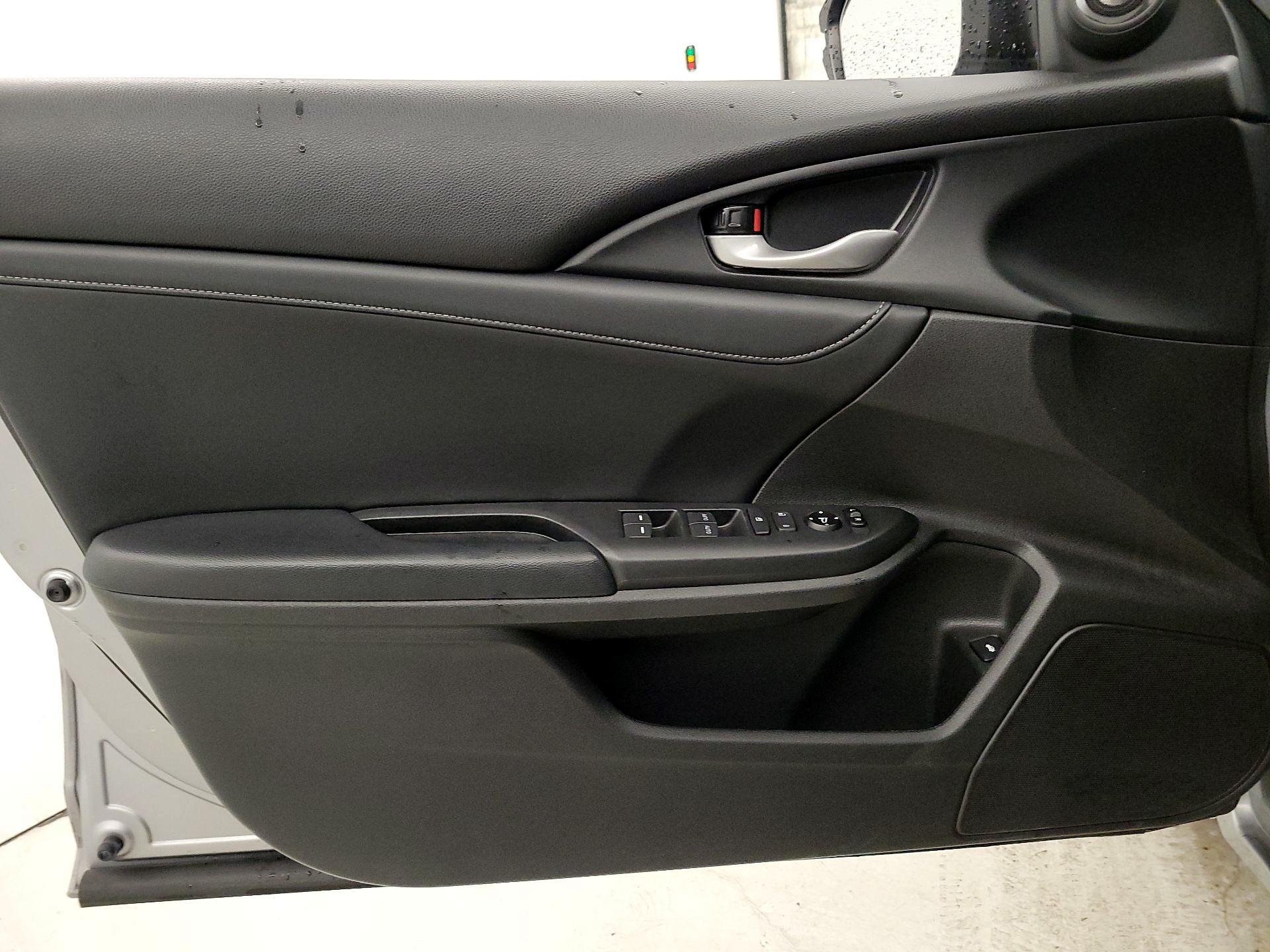 Thumbnail: 2020 Honda Insight - 12