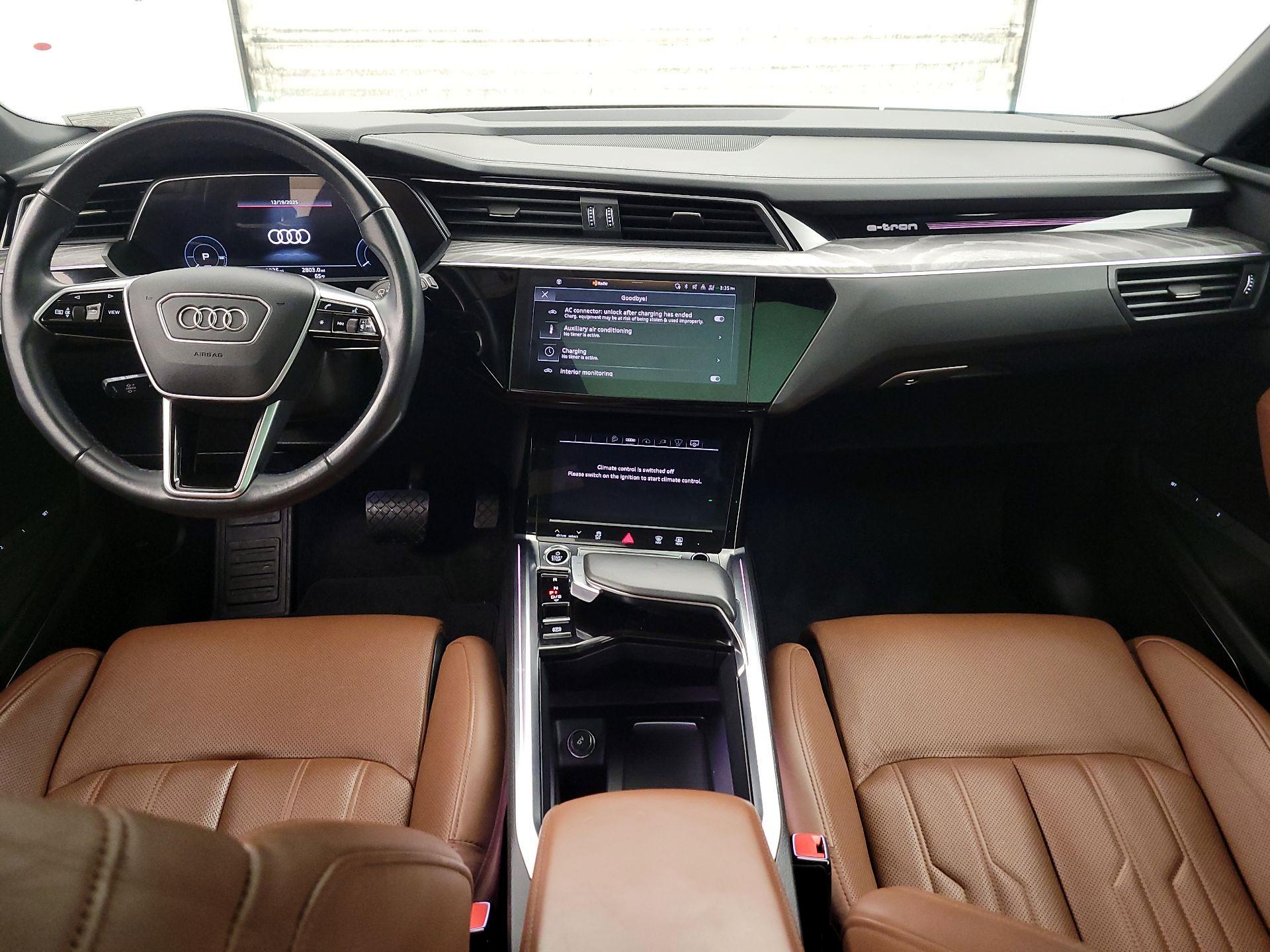 Thumbnail: 2023 Audi e-tron - 9