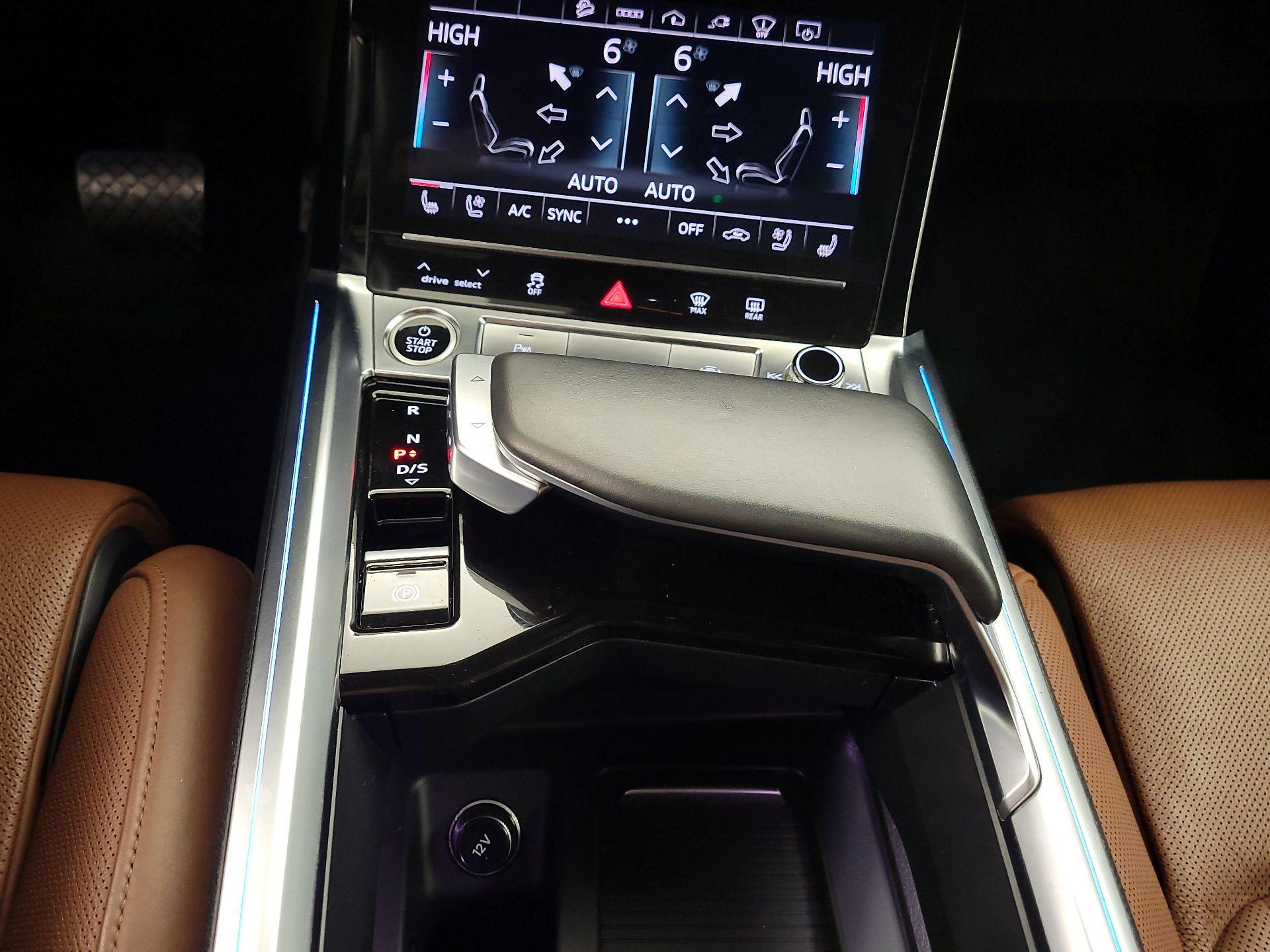 Thumbnail: 2023 Audi e-tron - 17