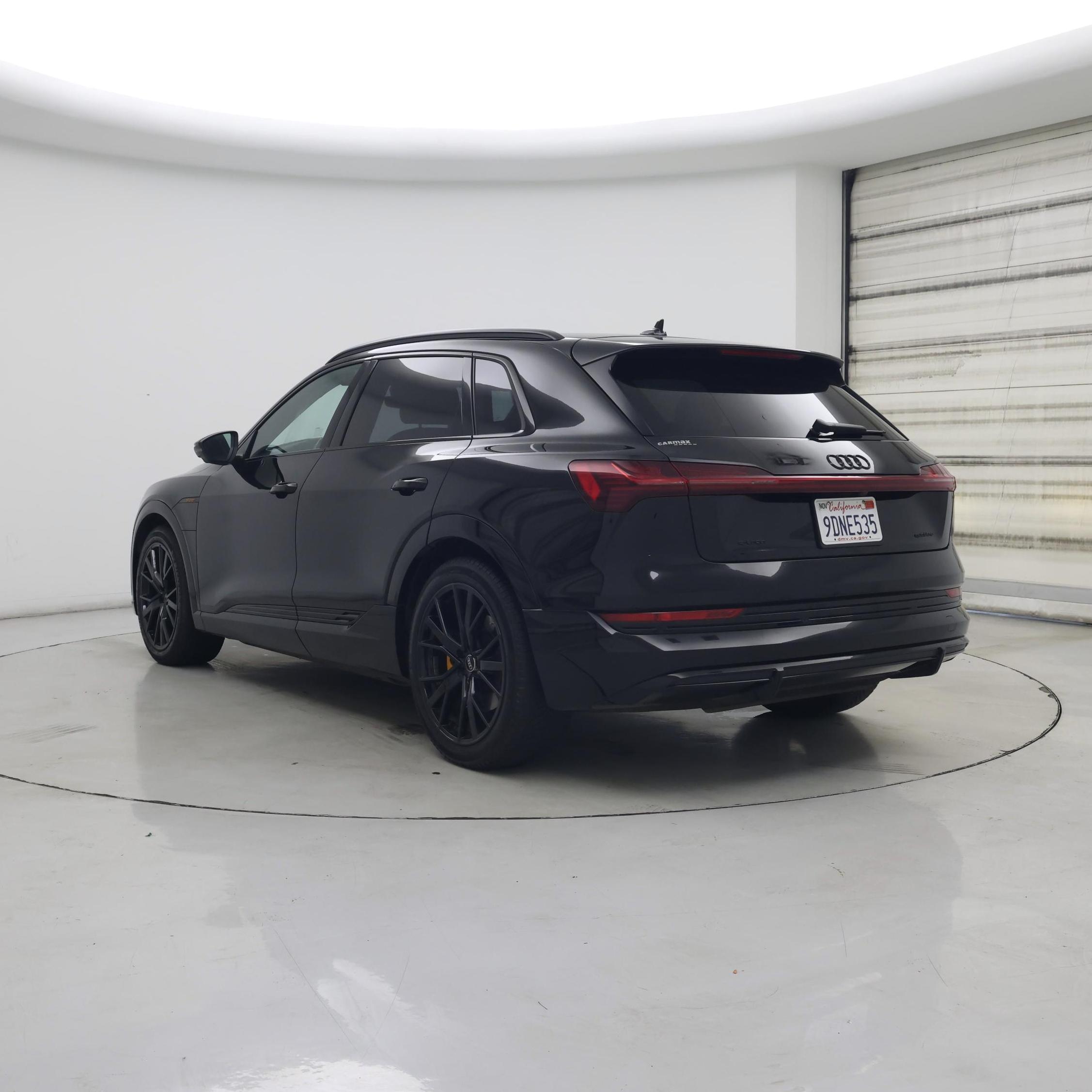 Thumbnail: 2023 Audi e-tron - 2