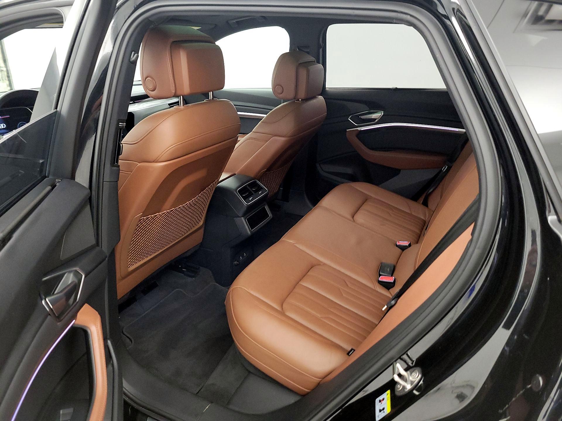 Thumbnail: 2023 Audi e-tron - 19