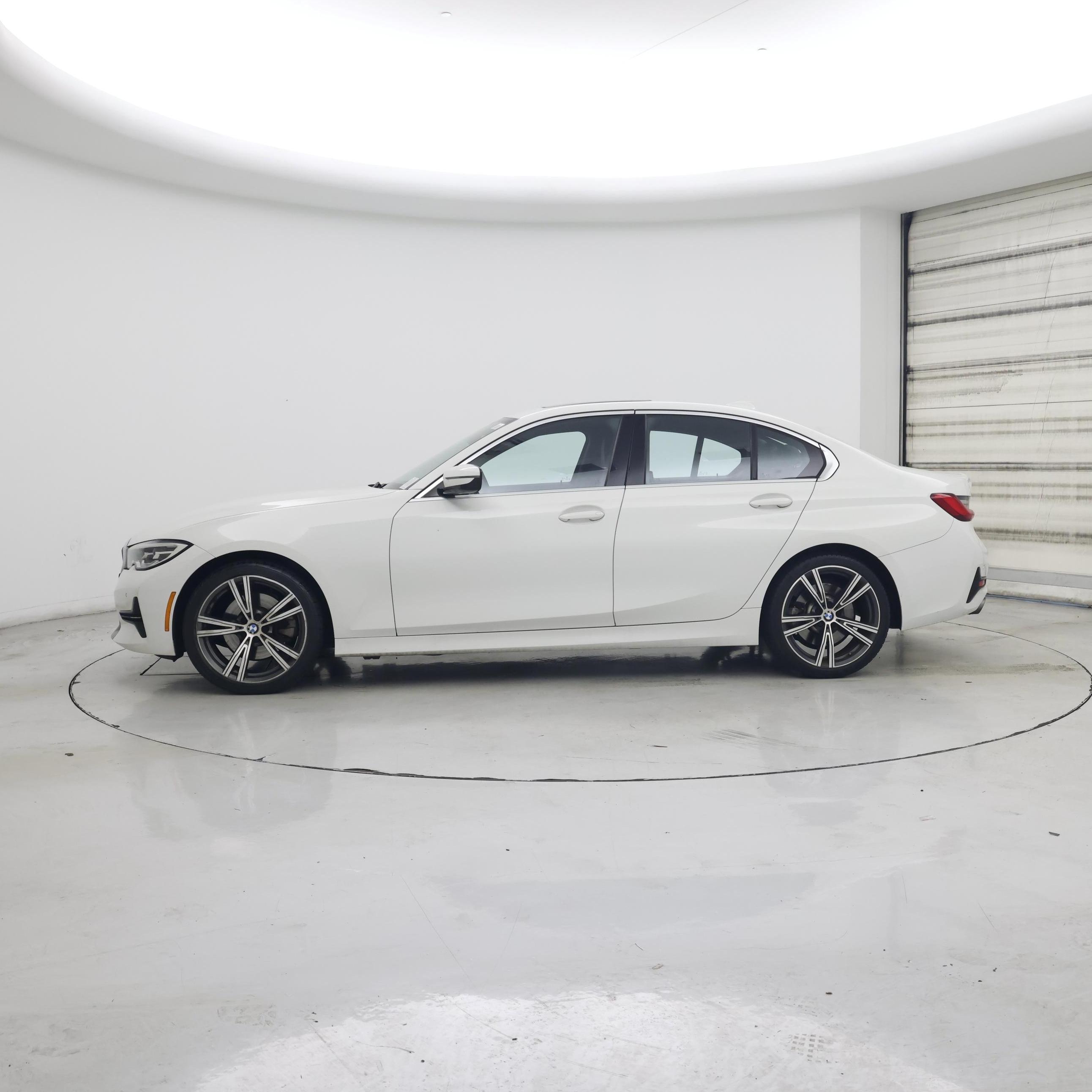 Thumbnail: 2019 BMW 3 Series - 3