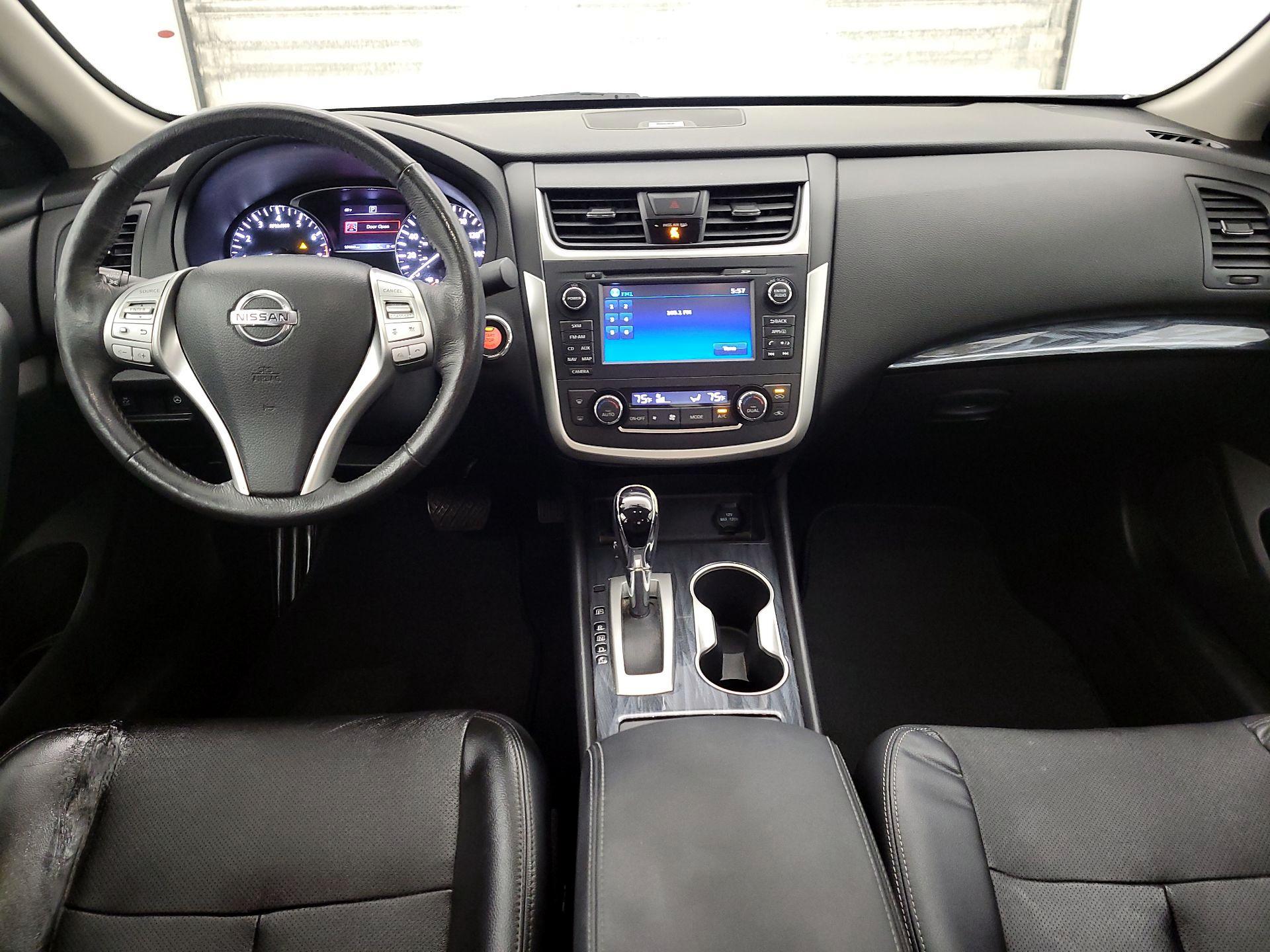 Thumbnail: 2016 Nissan Altima - 9