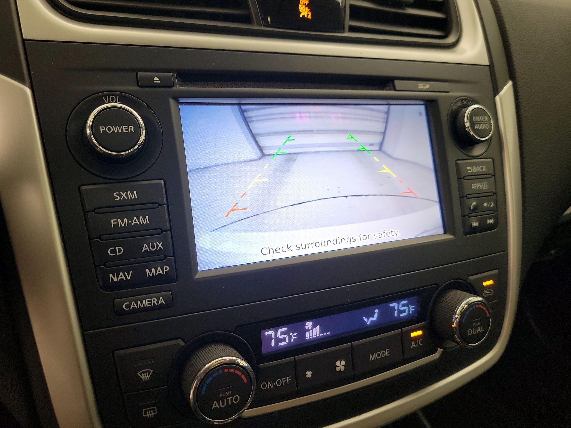 Thumbnail: 2016 Nissan Altima - 13