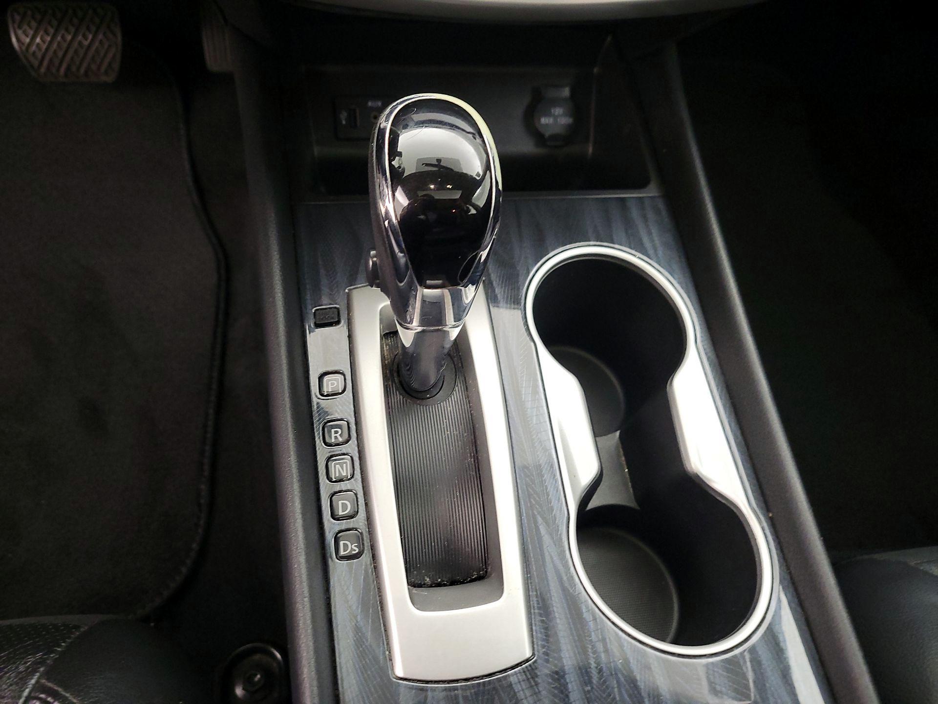 Thumbnail: 2016 Nissan Altima - 16