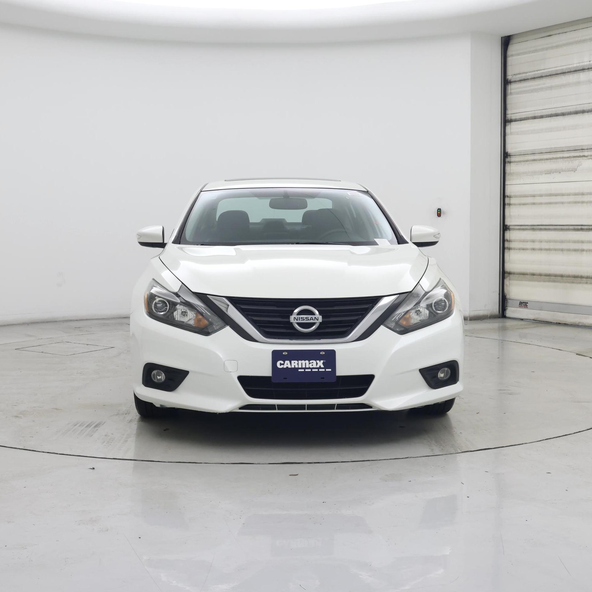 Thumbnail: 2016 Nissan Altima - 5
