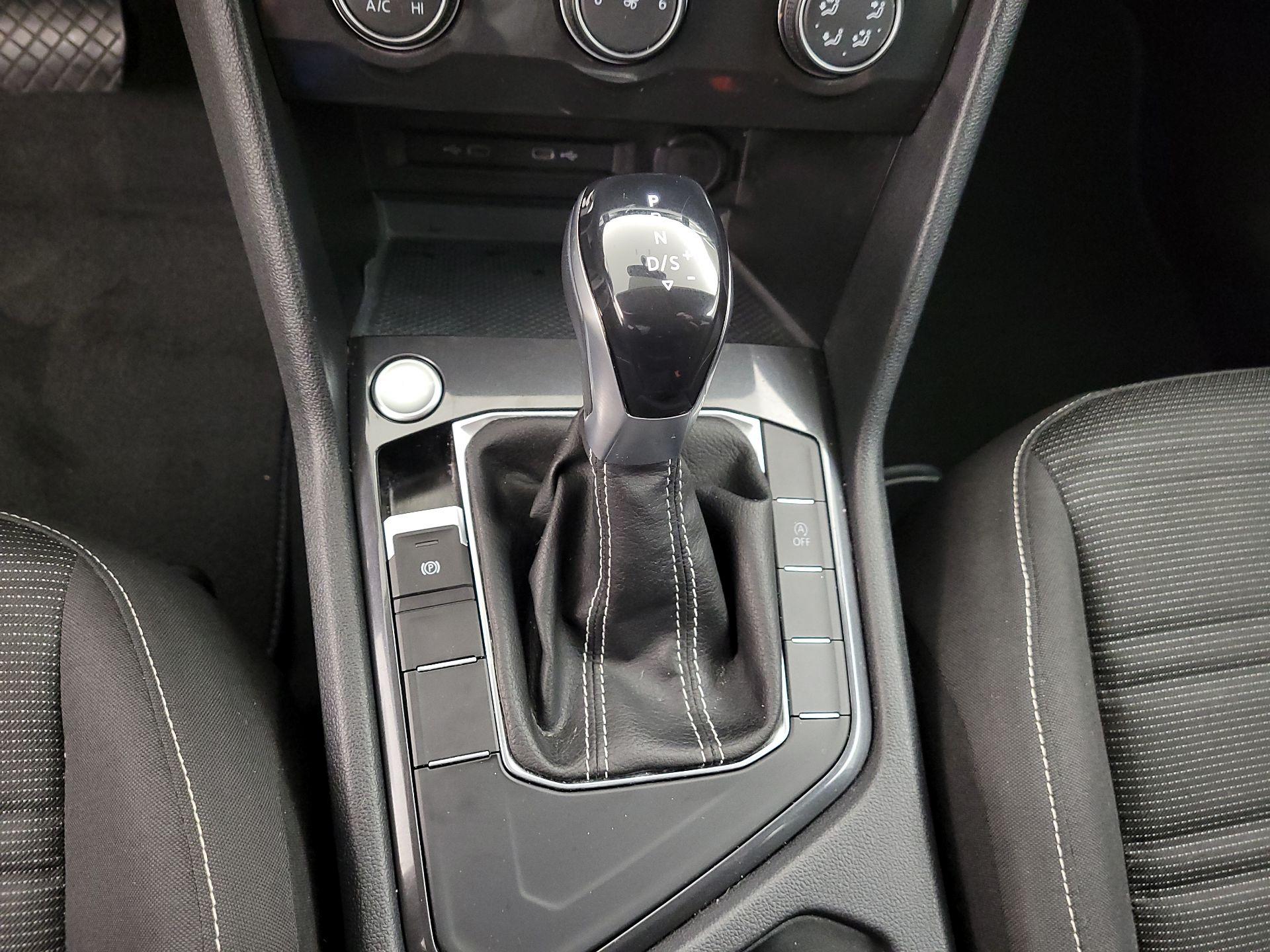 Thumbnail: 2022 Volkswagen Tiguan - 16