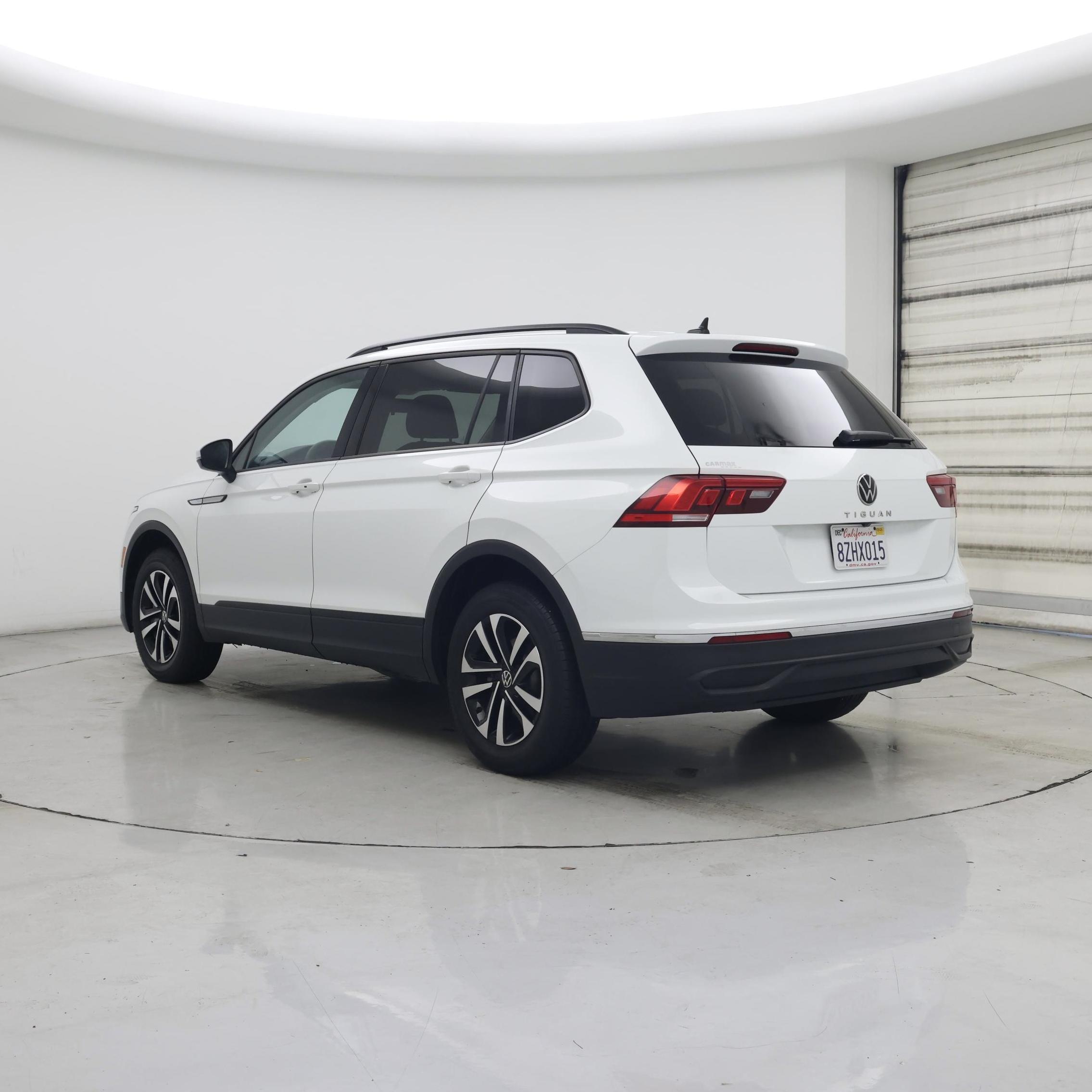 Thumbnail: 2022 Volkswagen Tiguan - 2