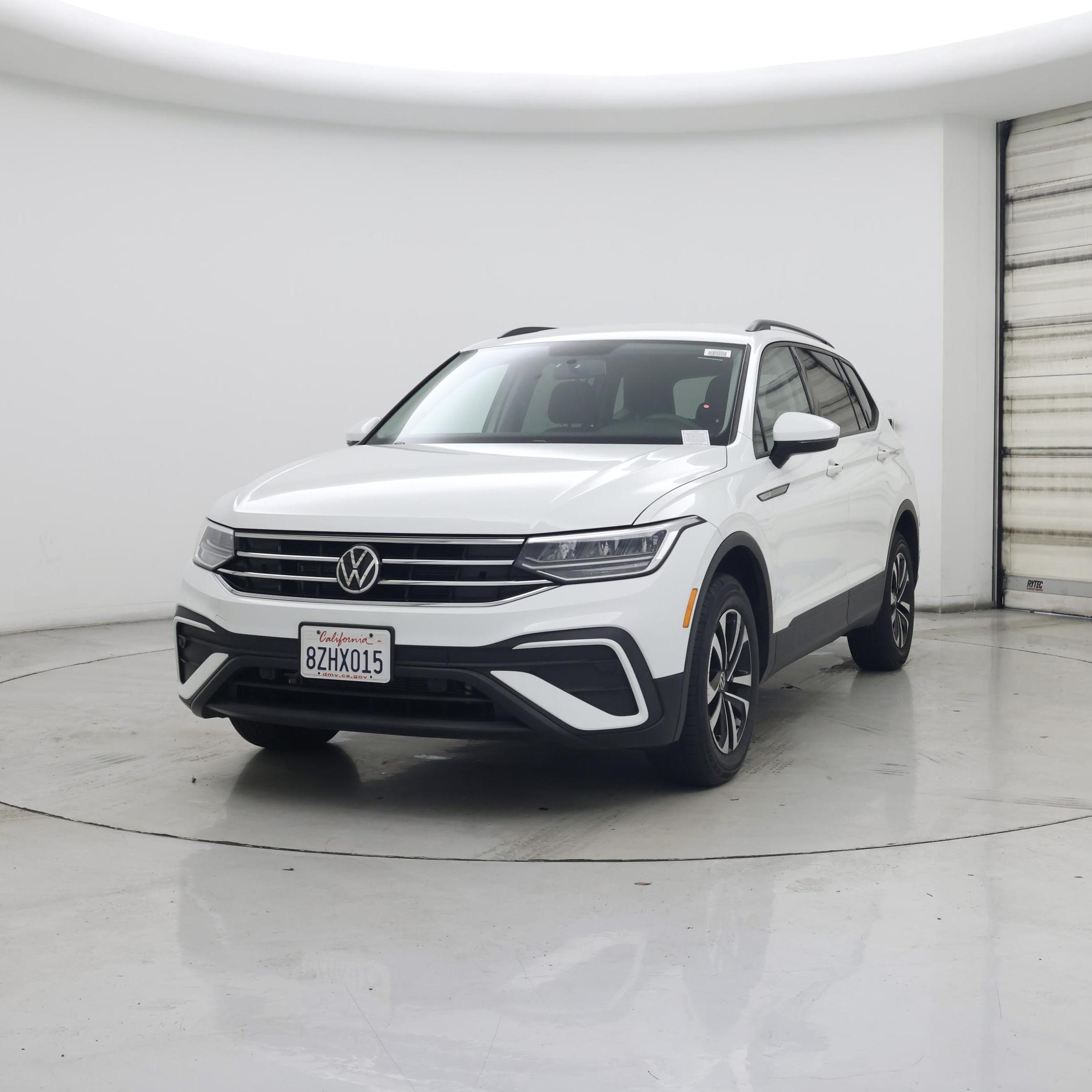 Thumbnail: 2022 Volkswagen Tiguan - 4