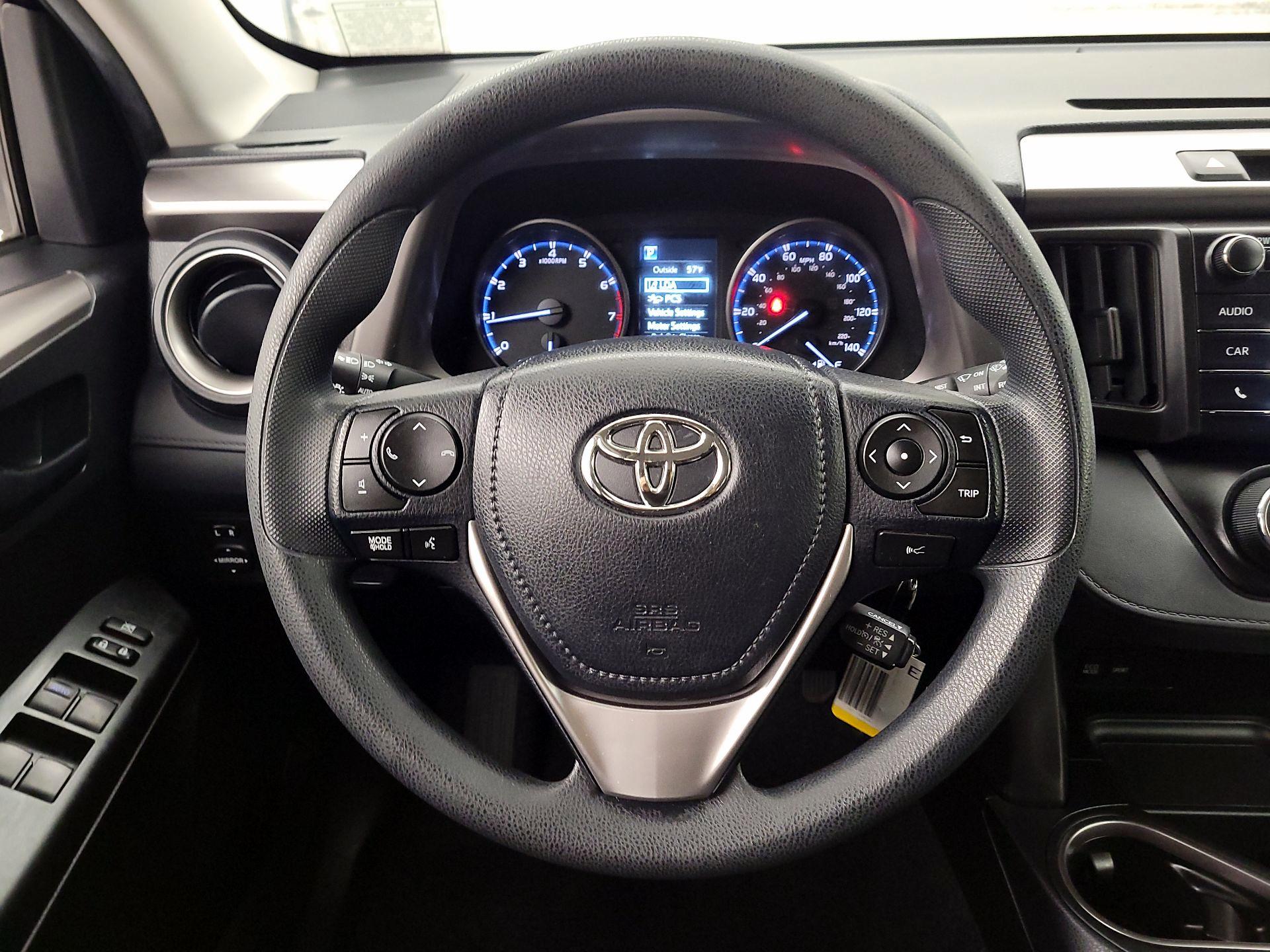Thumbnail: 2017 Toyota RAV4 - 10