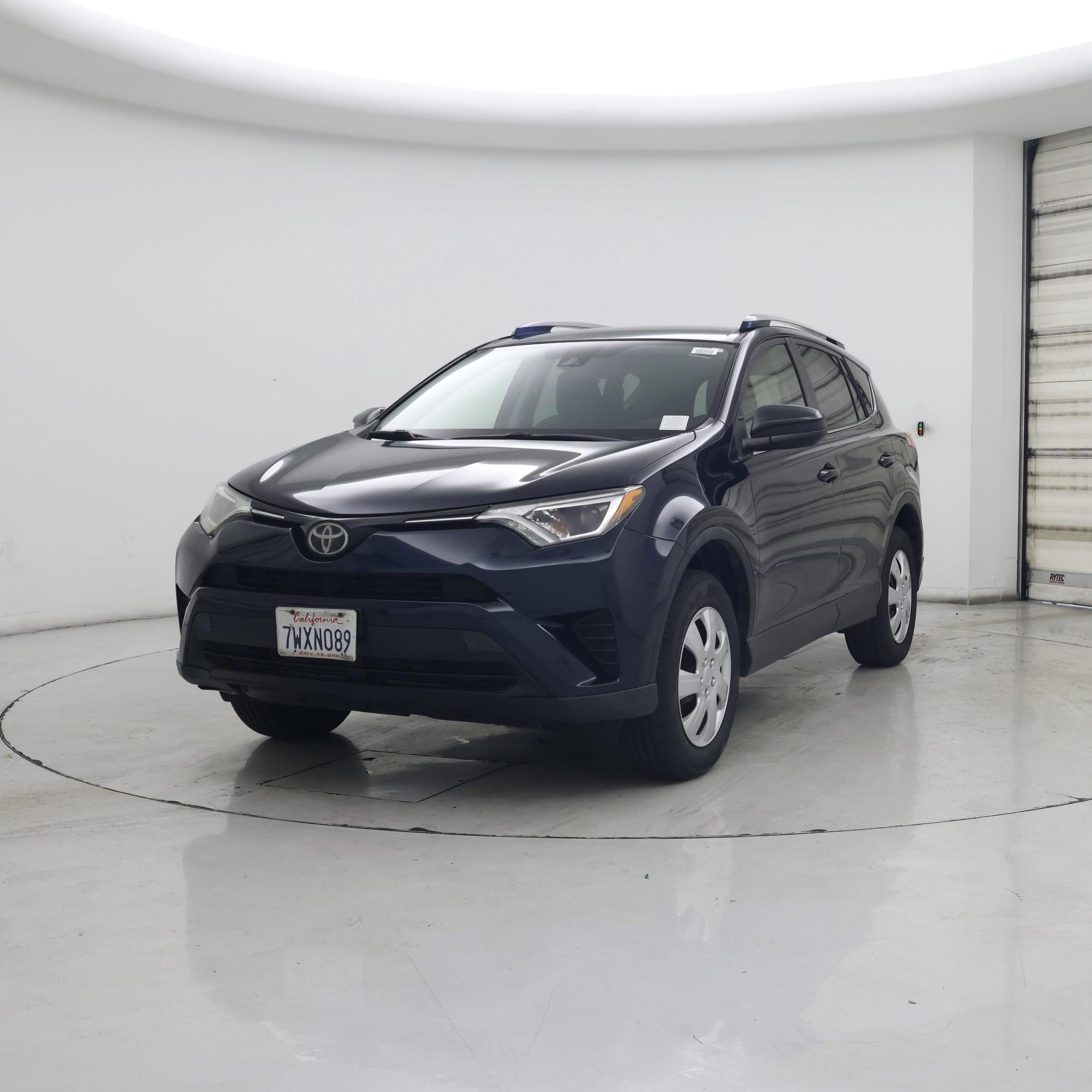 Thumbnail: 2017 Toyota RAV4 - 4