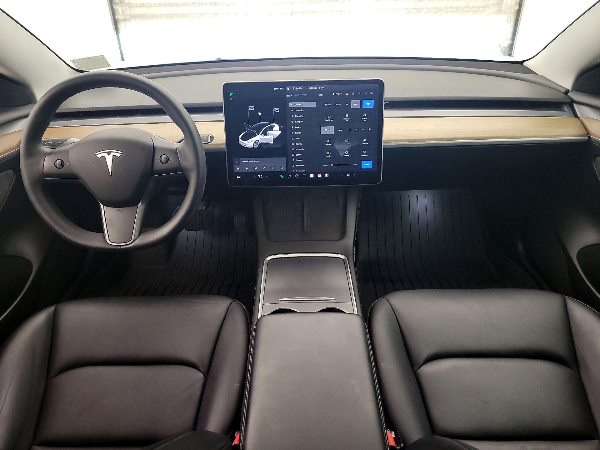 Thumbnail: 2022 Tesla Model 3 - 9