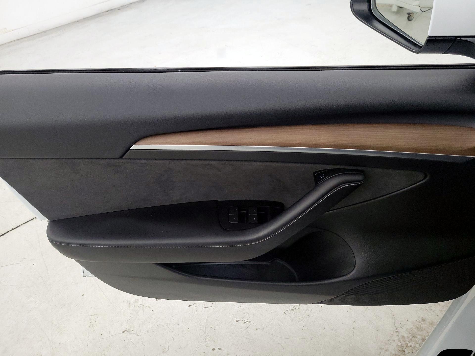 Thumbnail: 2022 Tesla Model 3 - 12