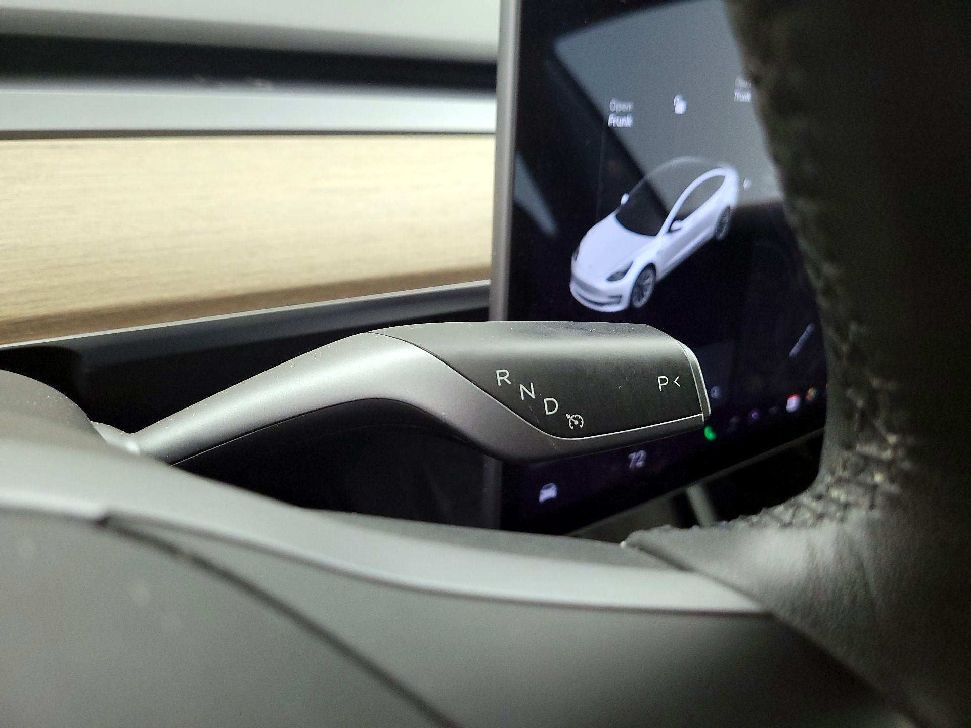 Thumbnail: 2022 Tesla Model 3 - 17