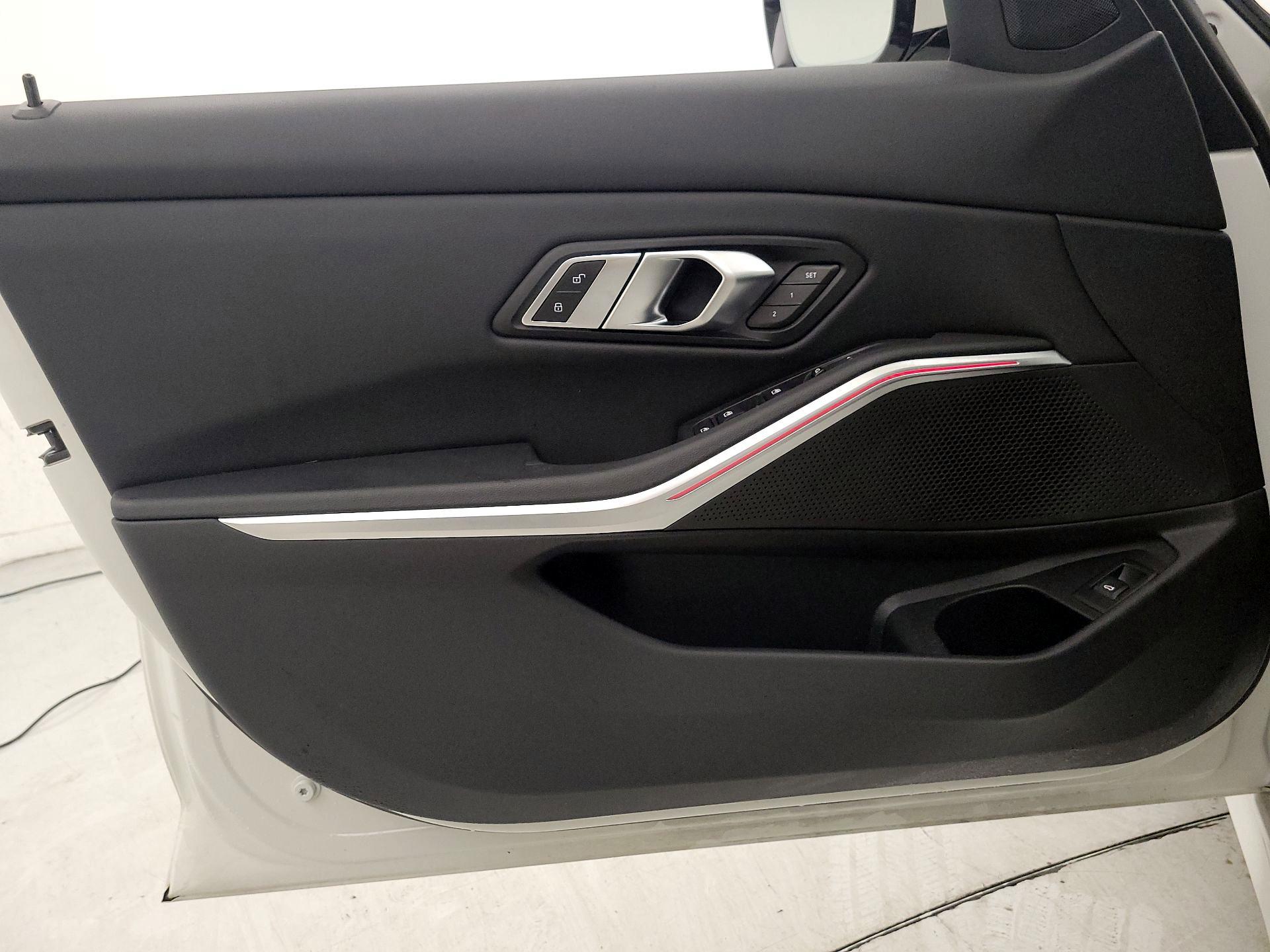 Thumbnail: 2023 BMW 3 Series - 10