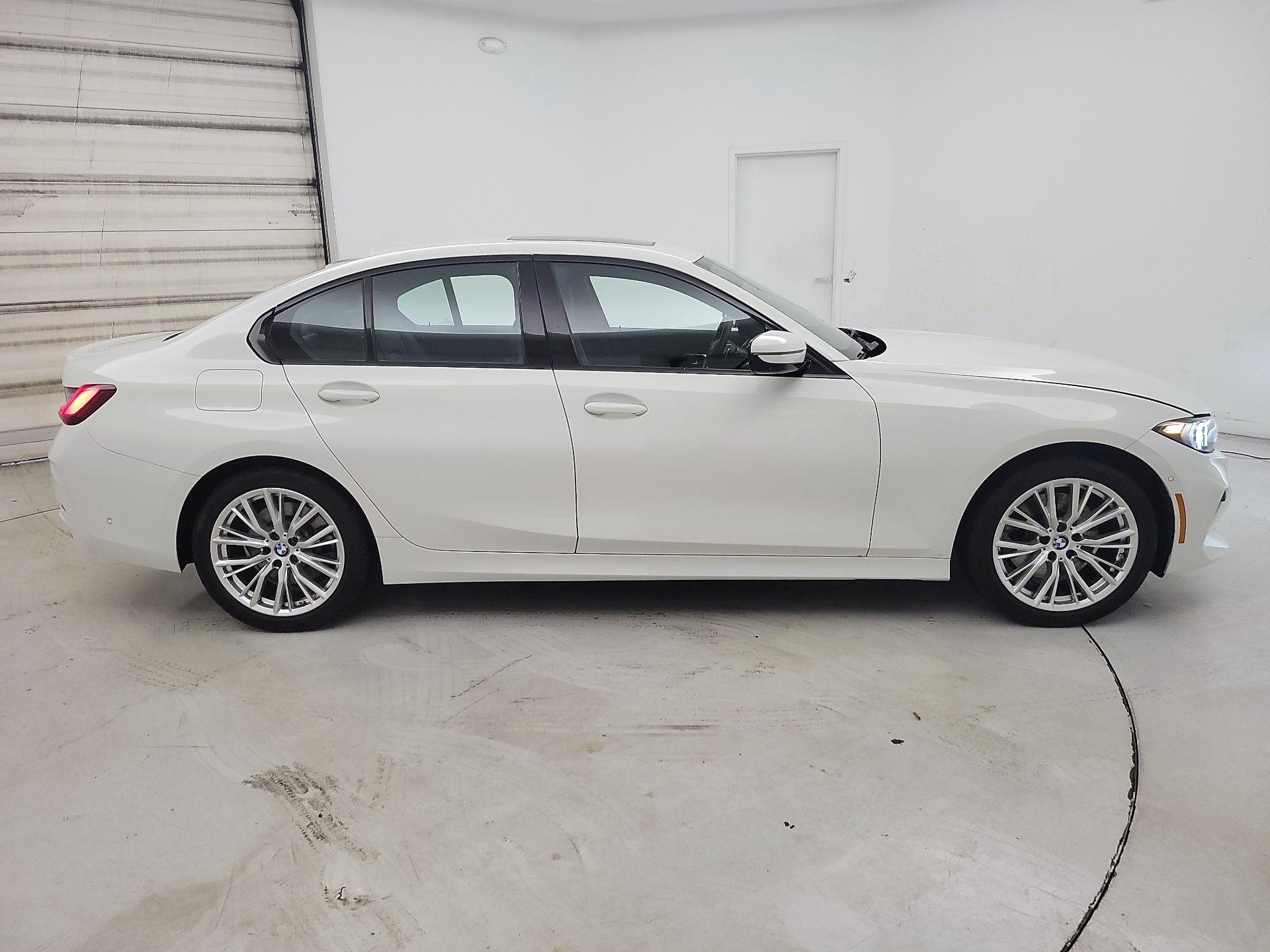 Thumbnail: 2023 BMW 3 Series - 4