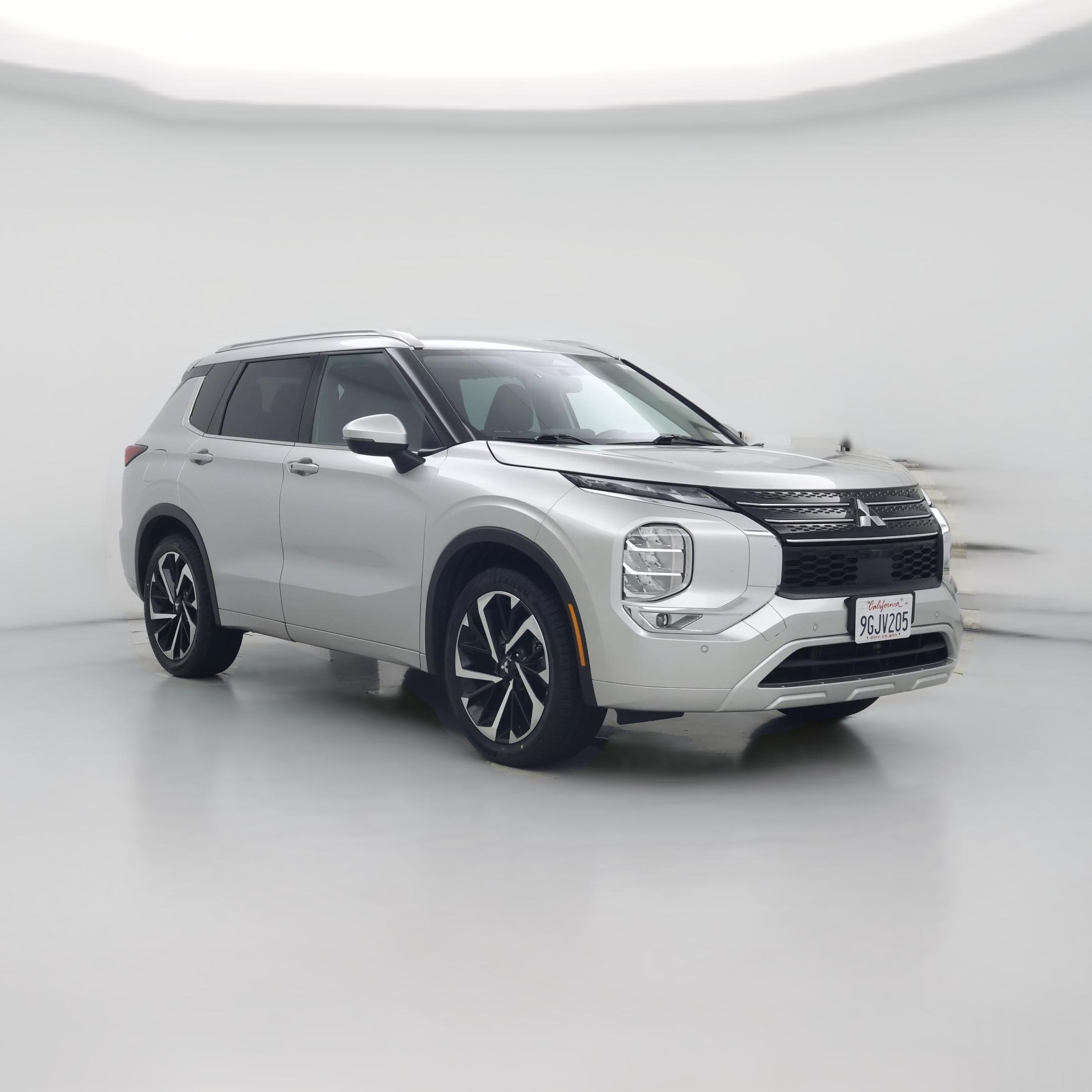 Thumbnail: 2023 Mitsubishi Outlander - 1