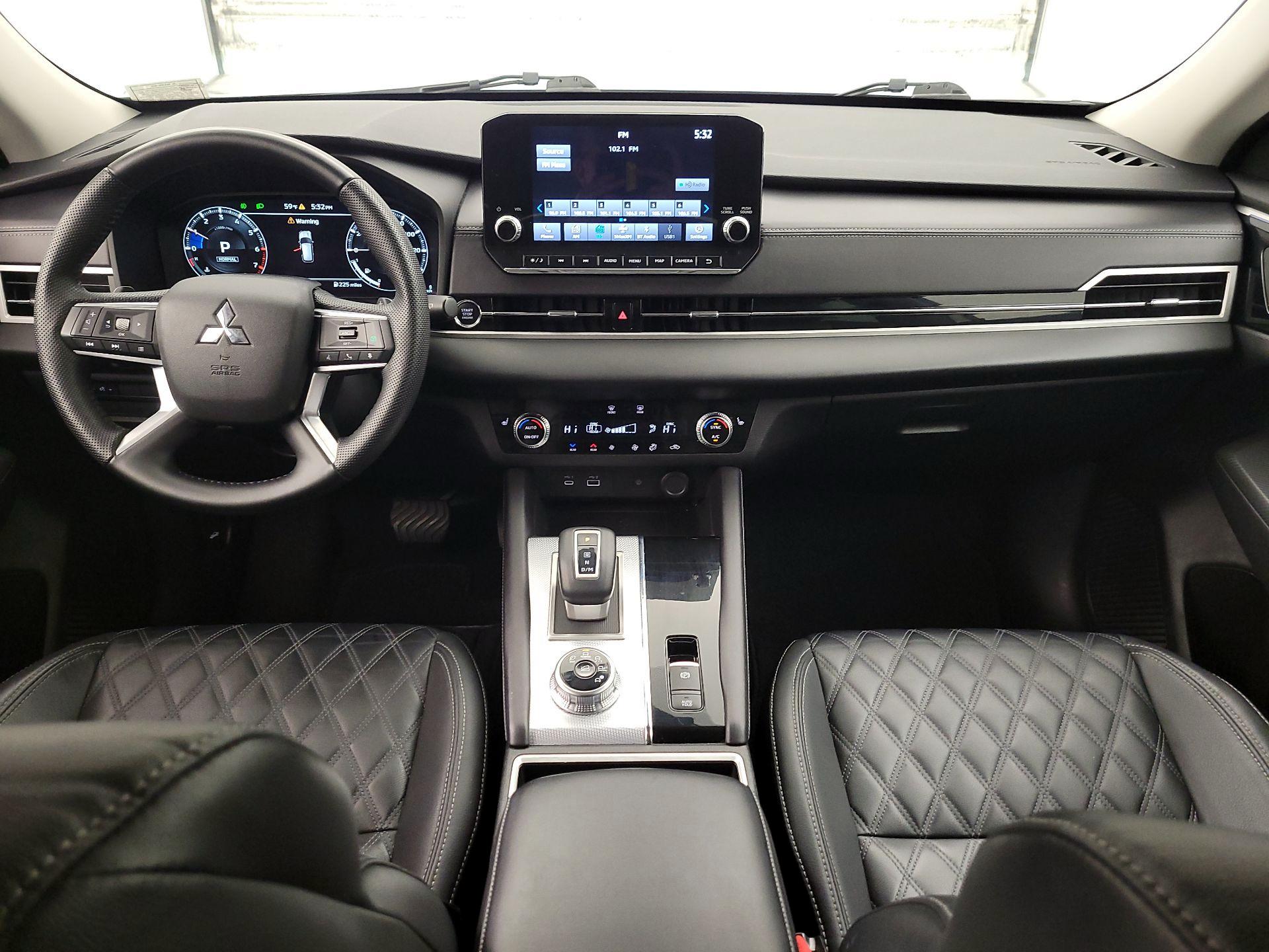 Thumbnail: 2023 Mitsubishi Outlander - 9