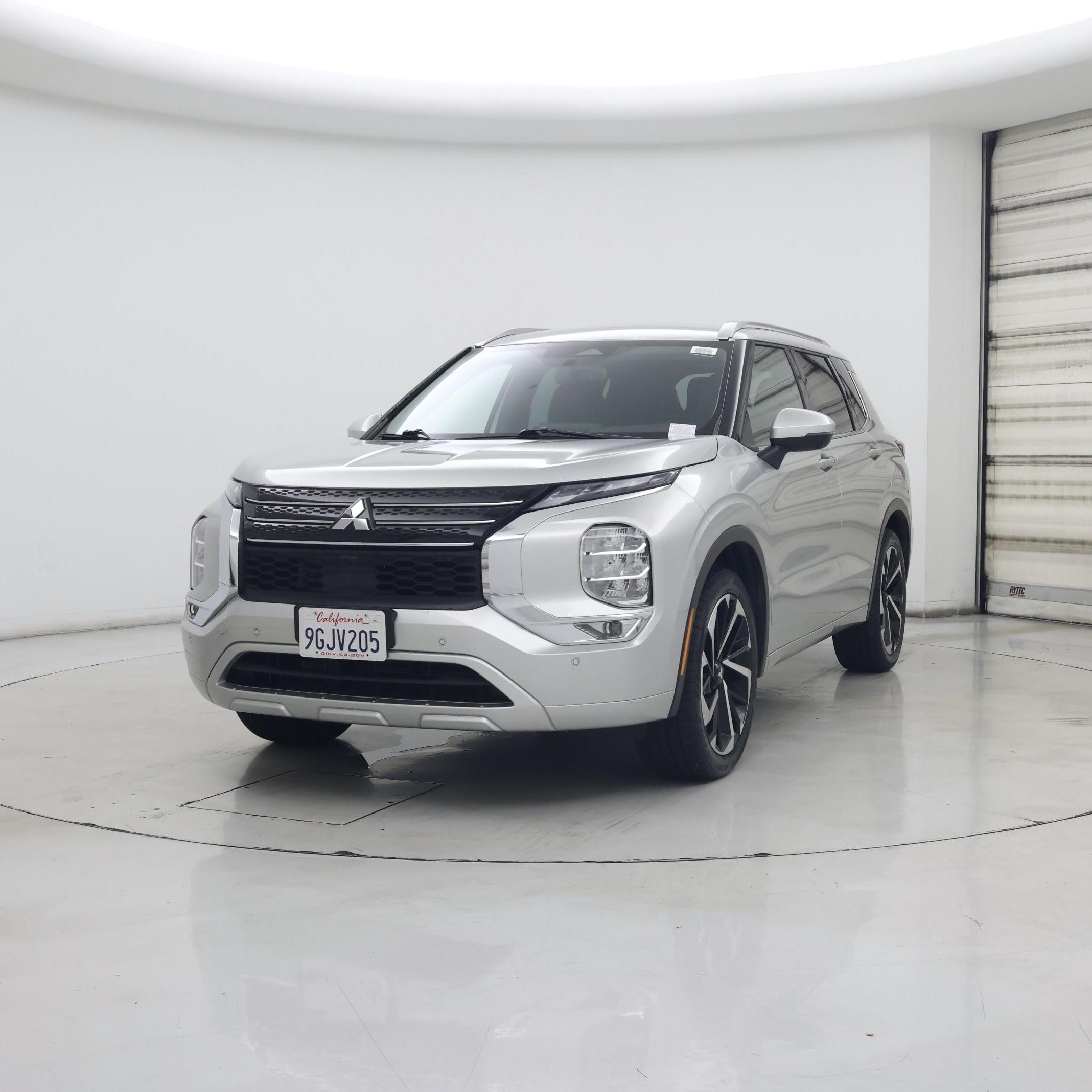 Thumbnail: 2023 Mitsubishi Outlander - 4