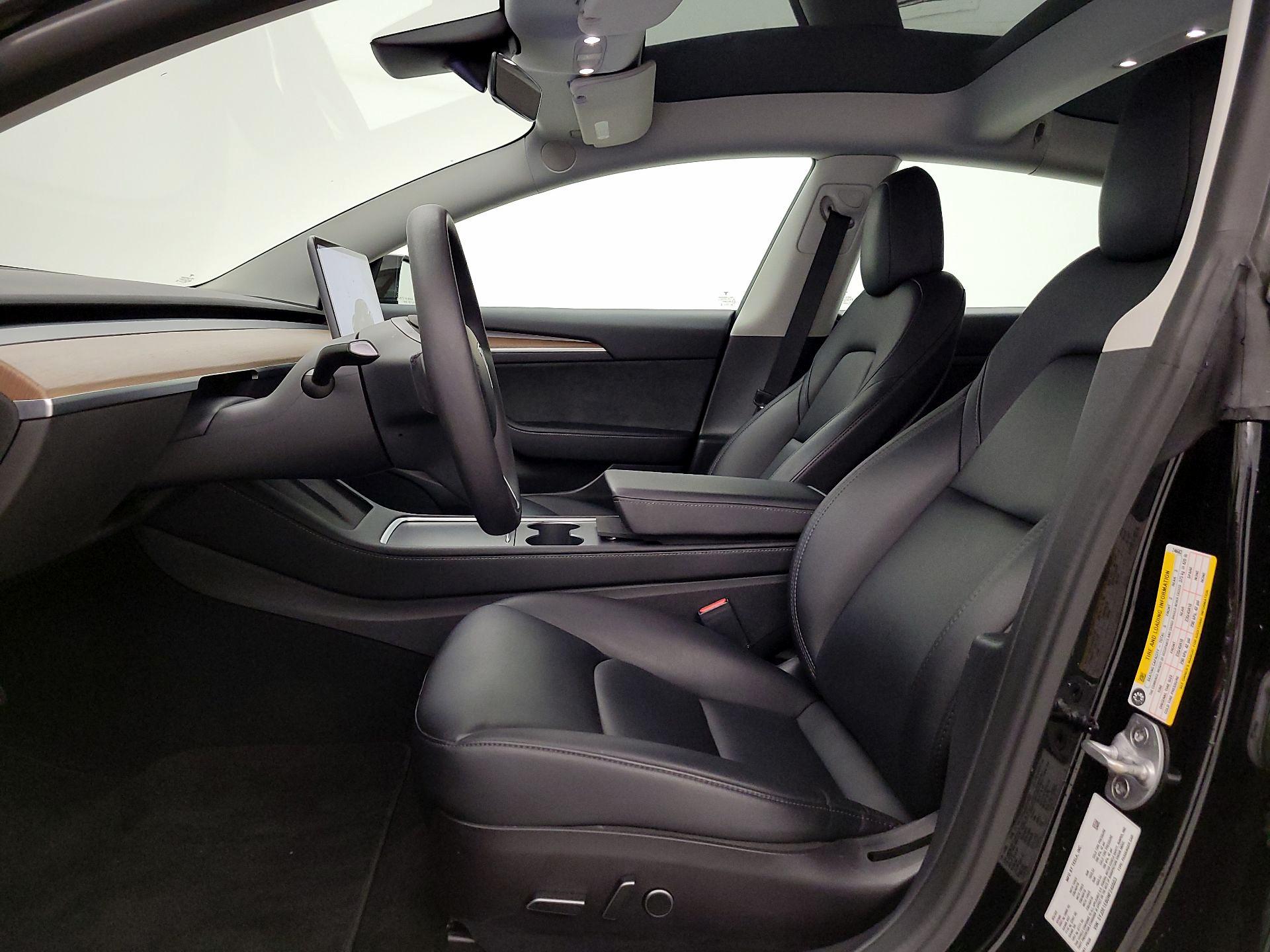 Thumbnail: 2022 Tesla Model 3 - 11