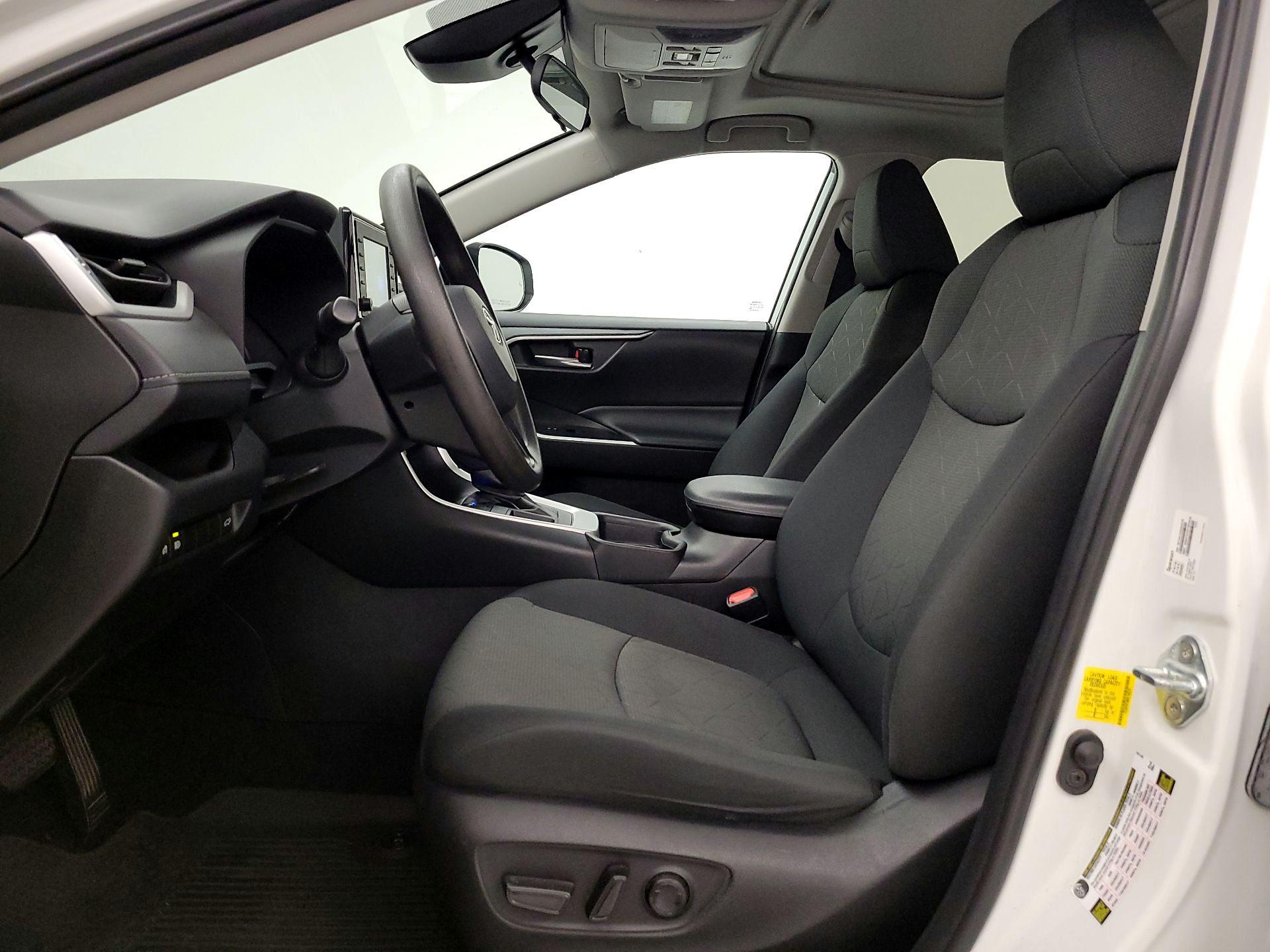 Thumbnail: 2021 Toyota RAV4 - 11