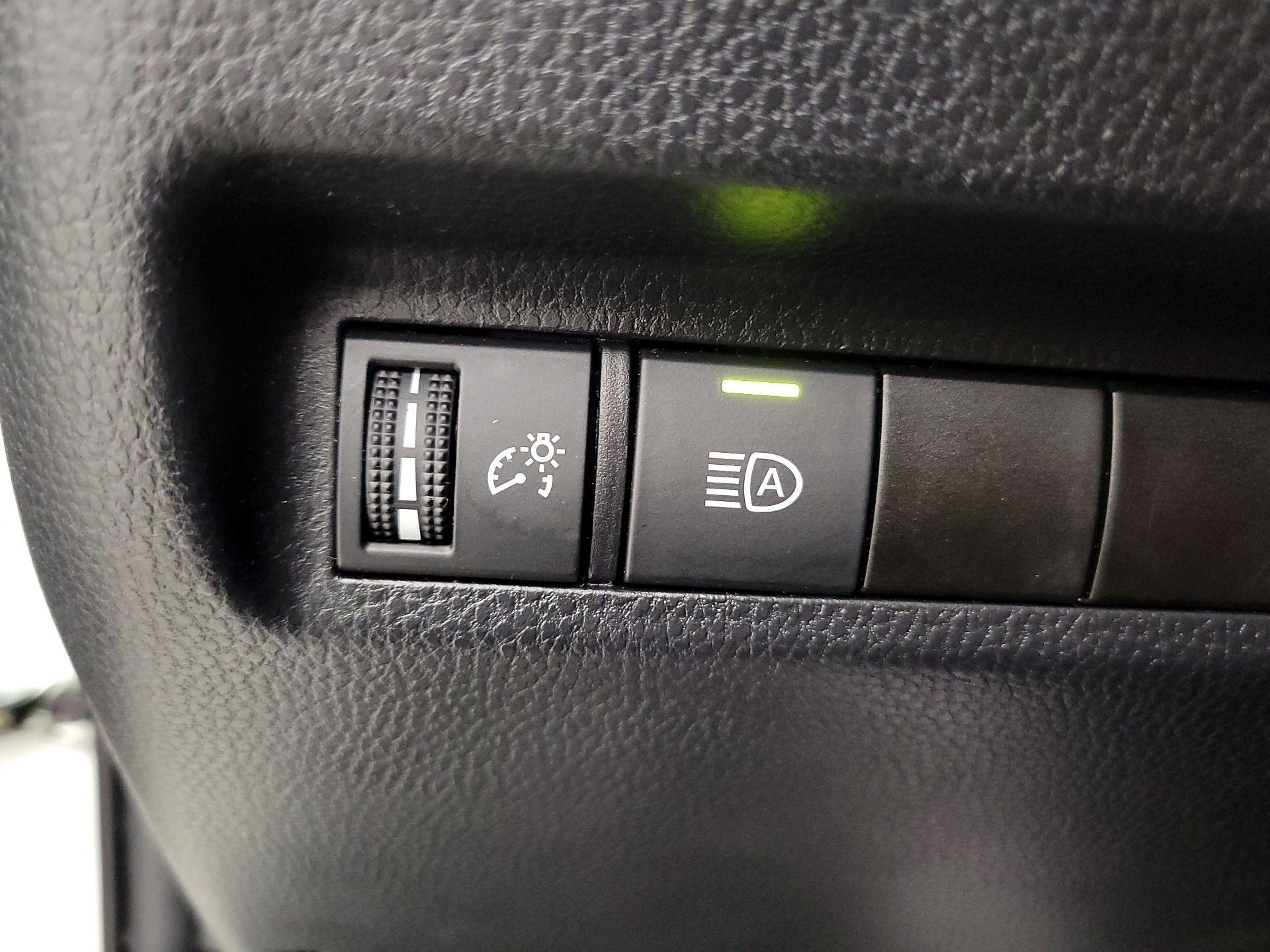 Thumbnail: 2021 Toyota RAV4 - 13