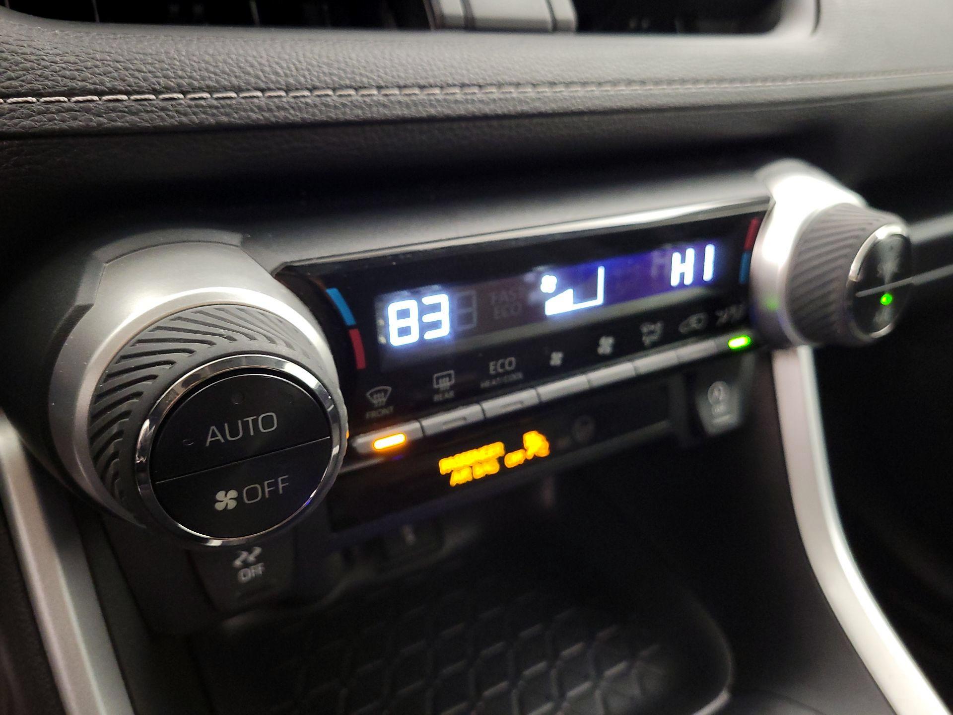 Thumbnail: 2021 Toyota RAV4 - 16