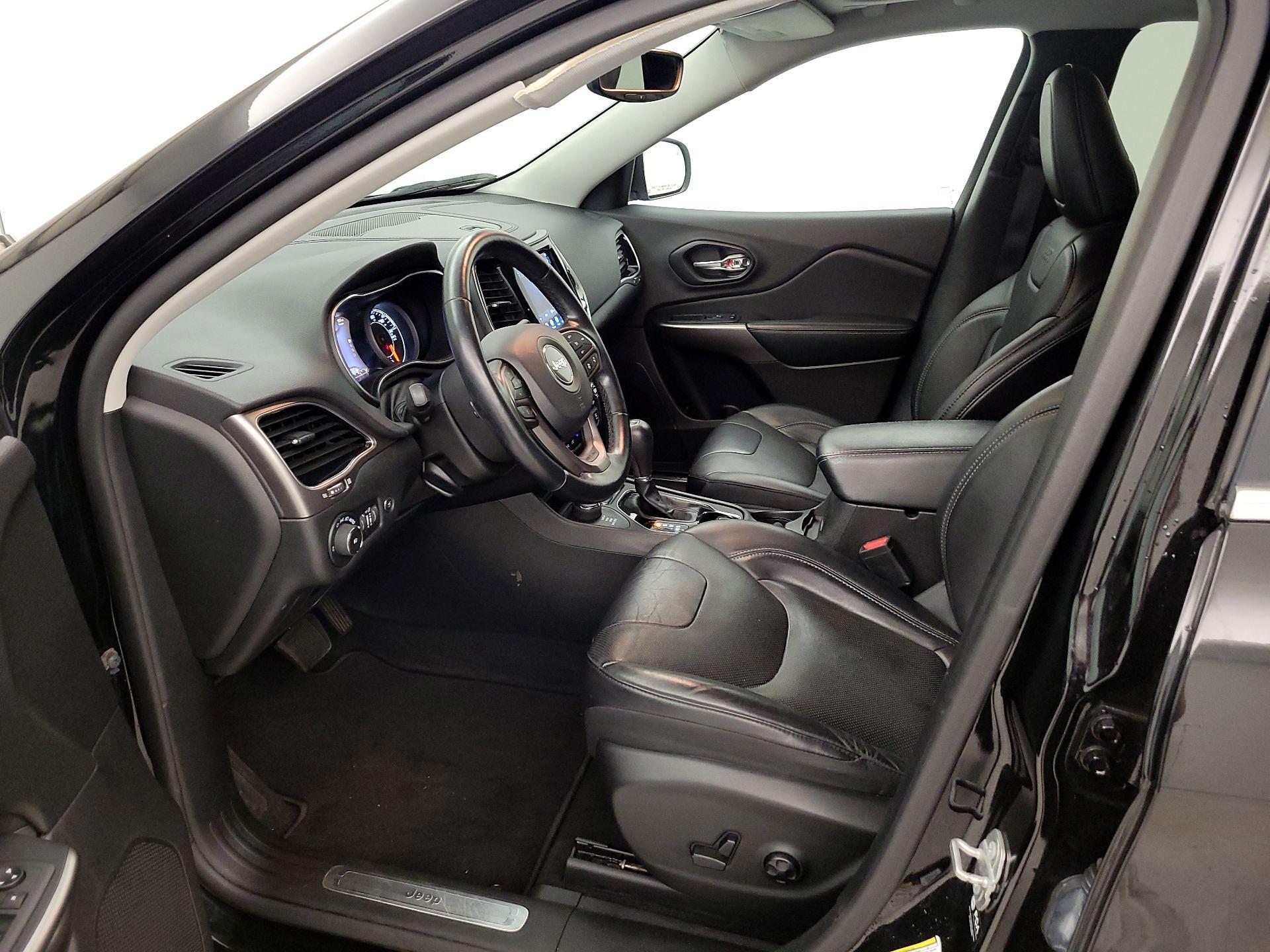 Thumbnail: 2021 Jeep Cherokee - 11