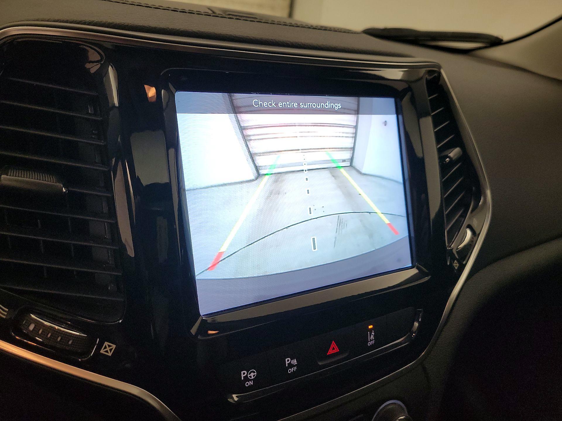 Thumbnail: 2021 Jeep Cherokee - 14