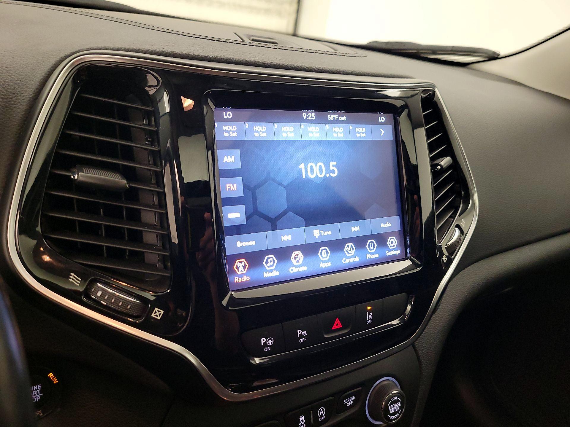 Thumbnail: 2021 Jeep Cherokee - 15