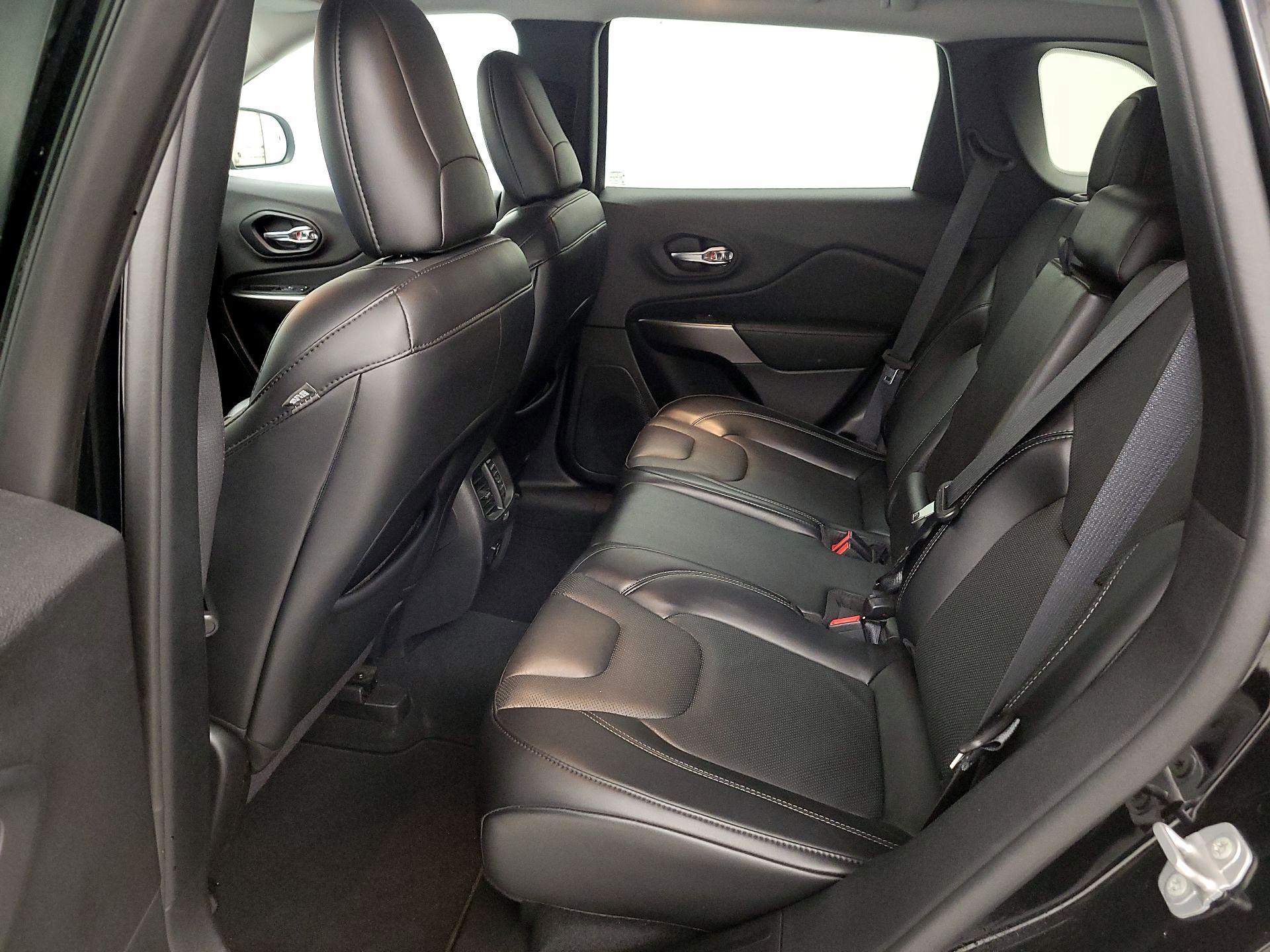 Thumbnail: 2021 Jeep Cherokee - 20