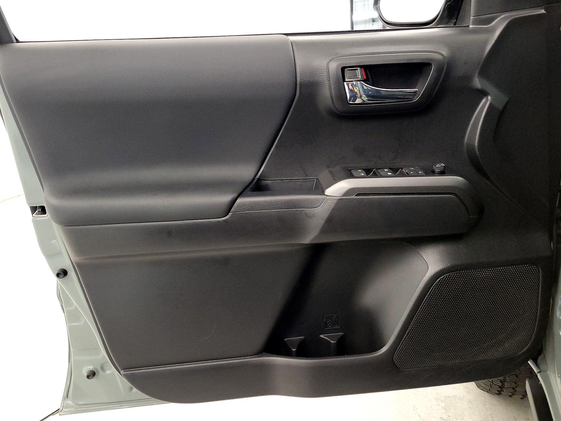 Thumbnail: 2023 Toyota Tacoma - 12