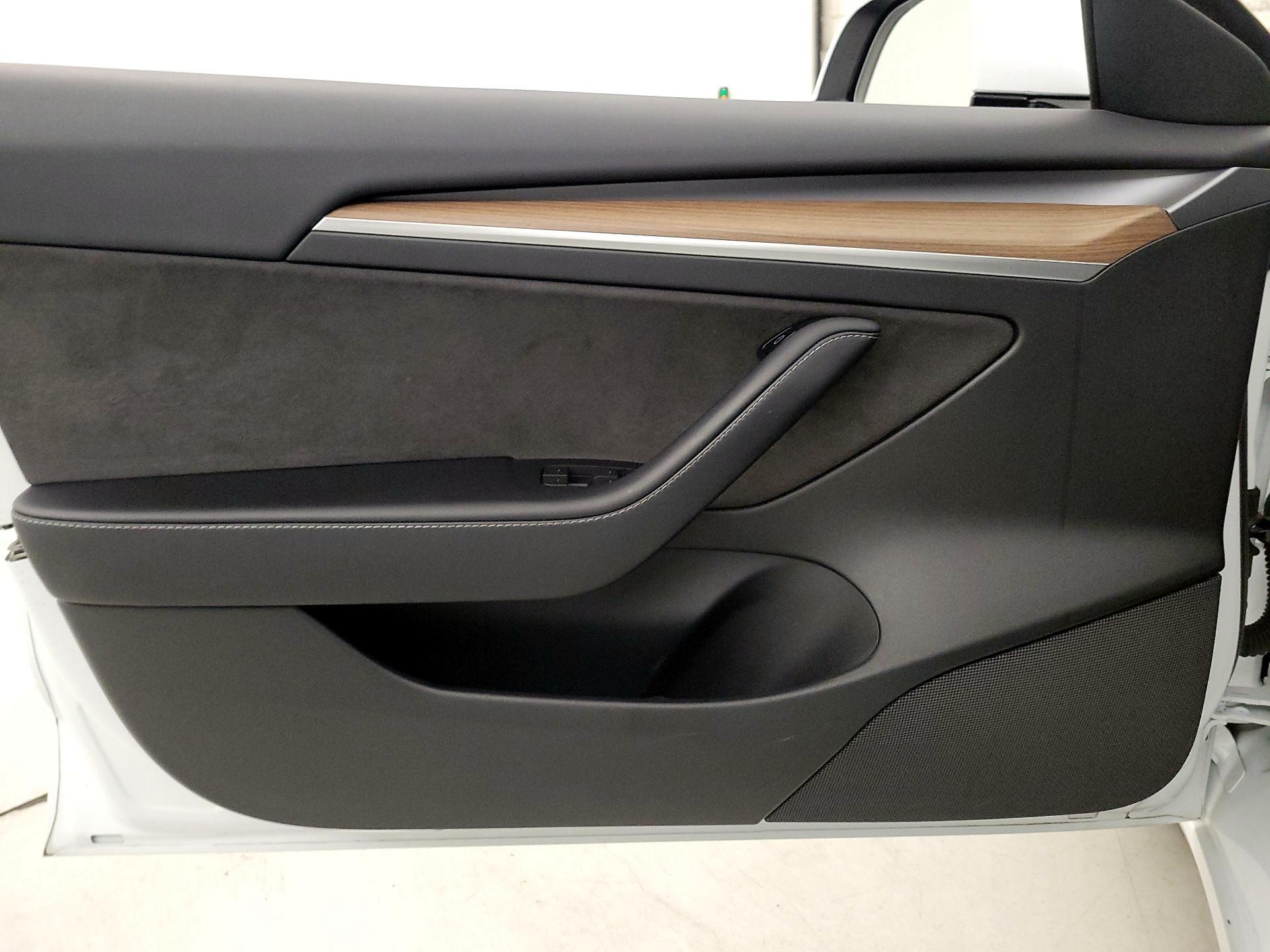 Thumbnail: 2023 Tesla Model 3 - 12