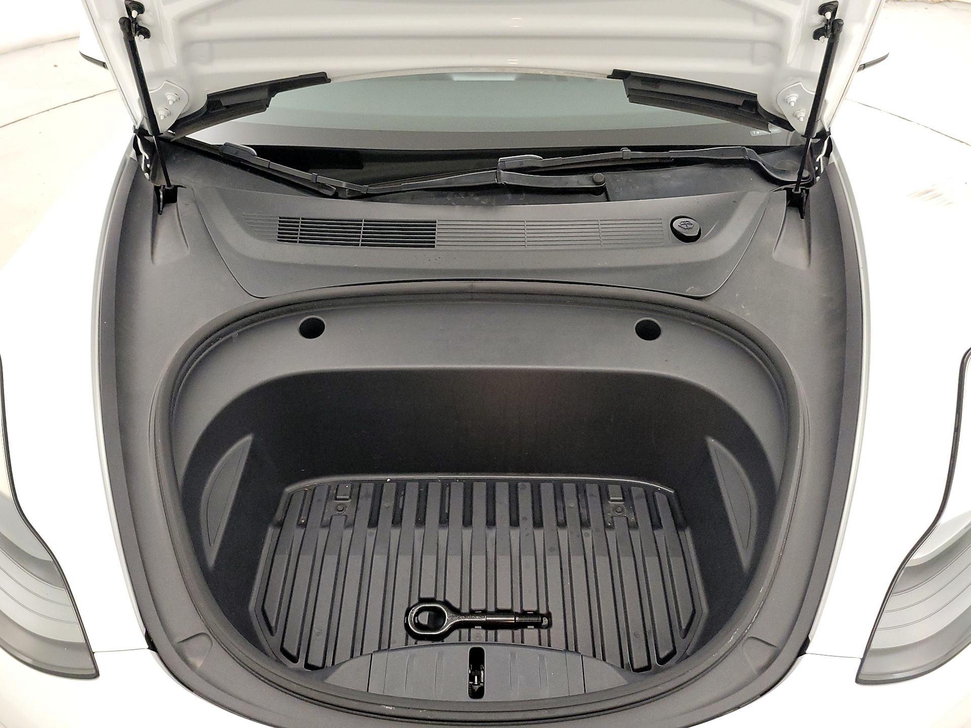 Thumbnail: 2023 Tesla Model 3 - 20