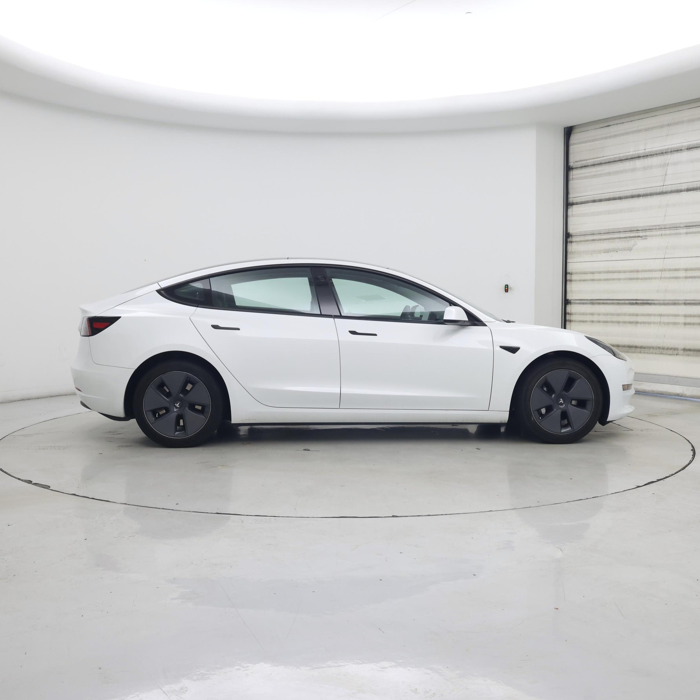 Thumbnail: 2023 Tesla Model 3 - 7